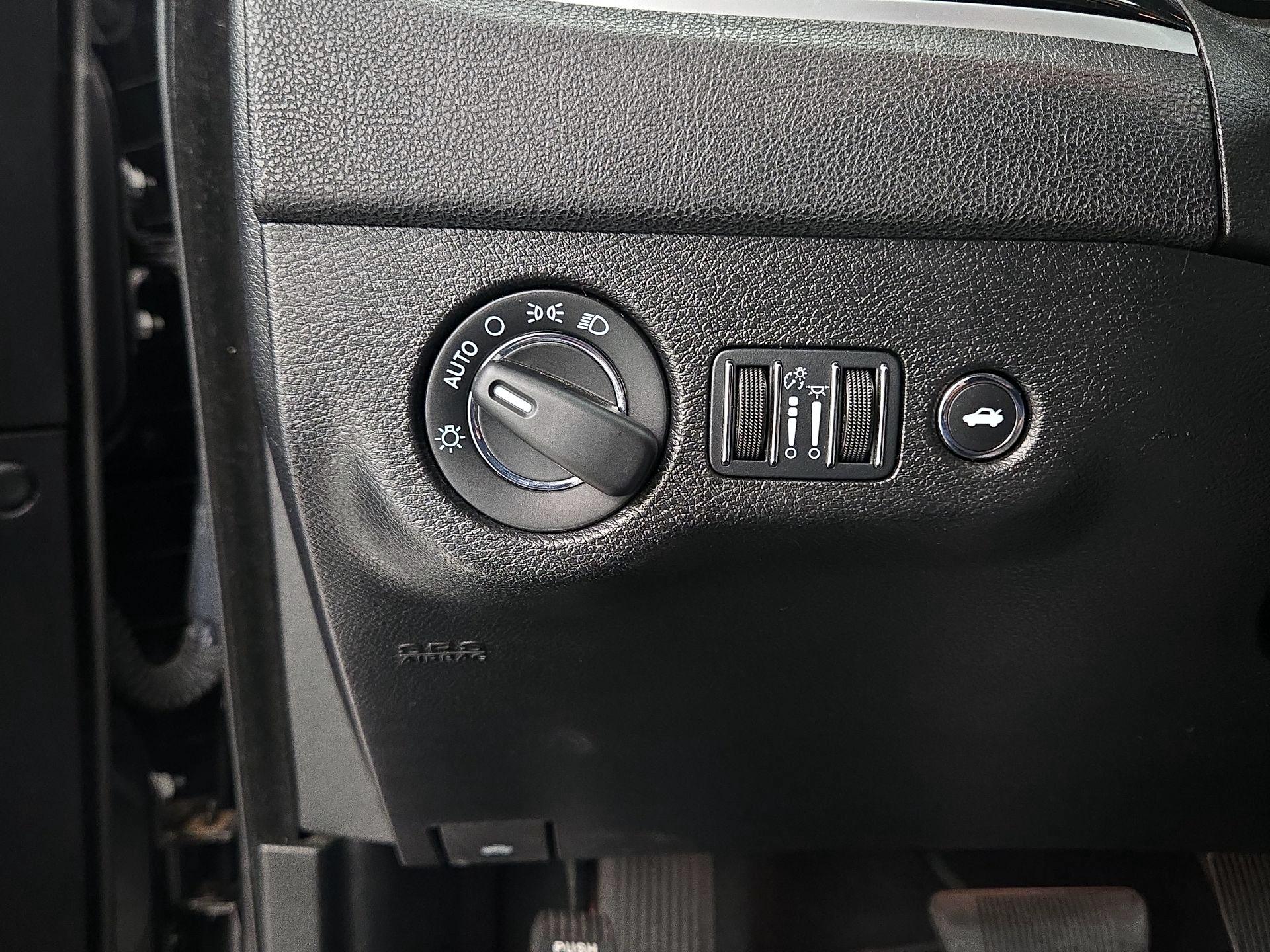 Thumbnail: 2023 Chrysler 300 - 13