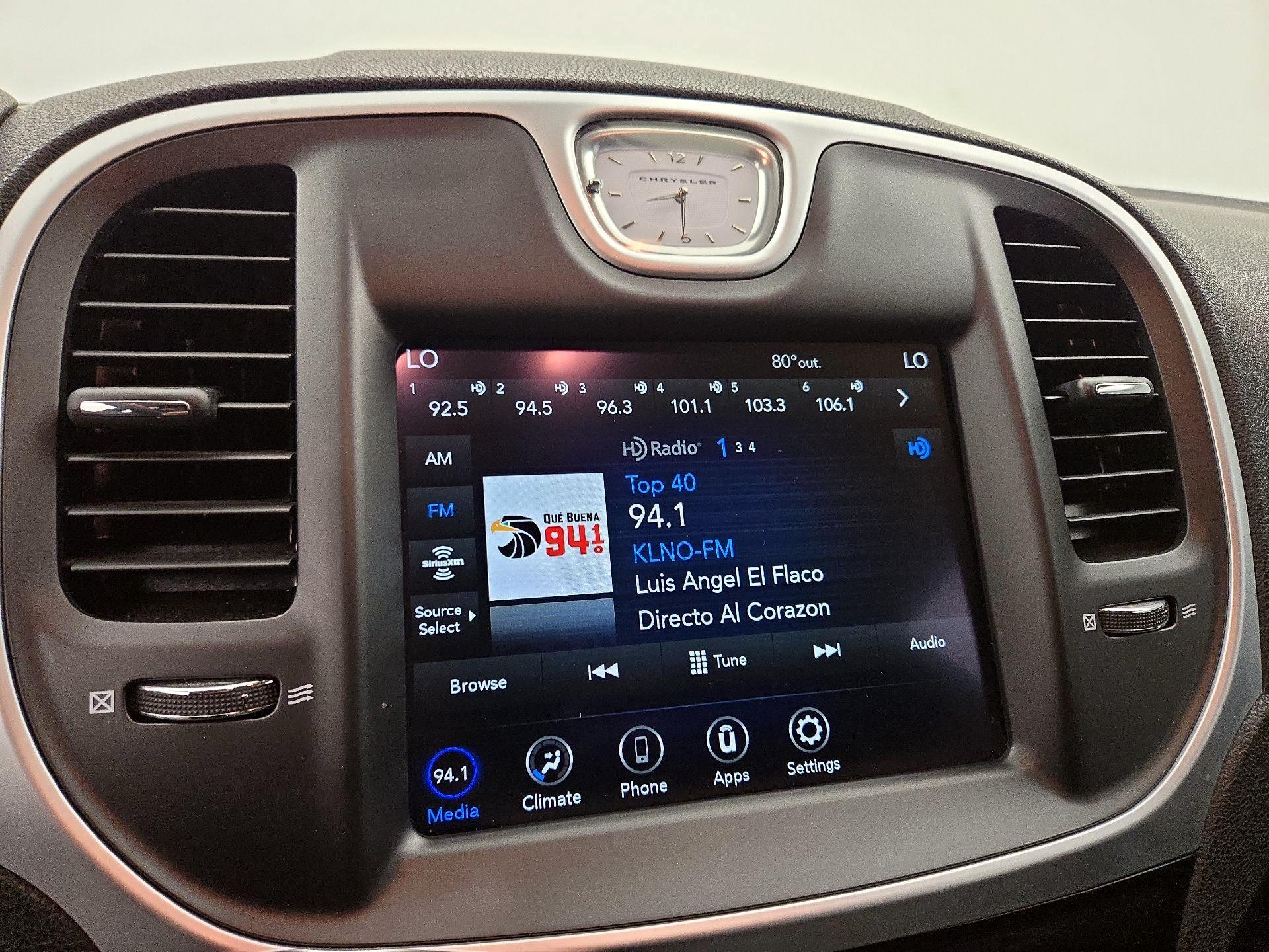 Thumbnail: 2023 Chrysler 300 - 15