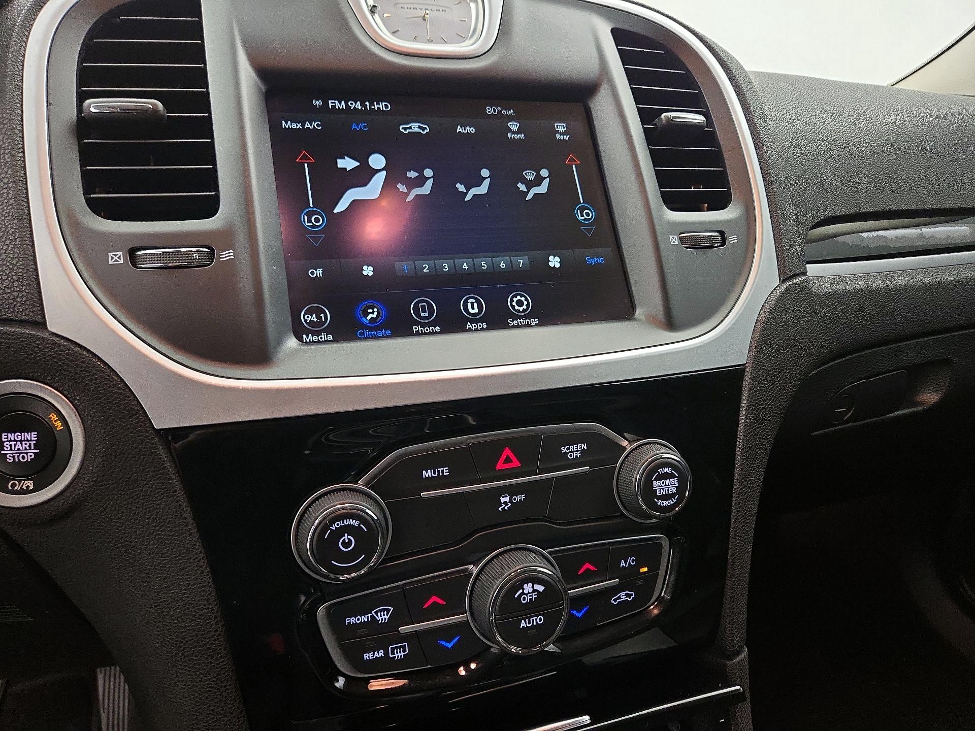 Thumbnail: 2023 Chrysler 300 - 16