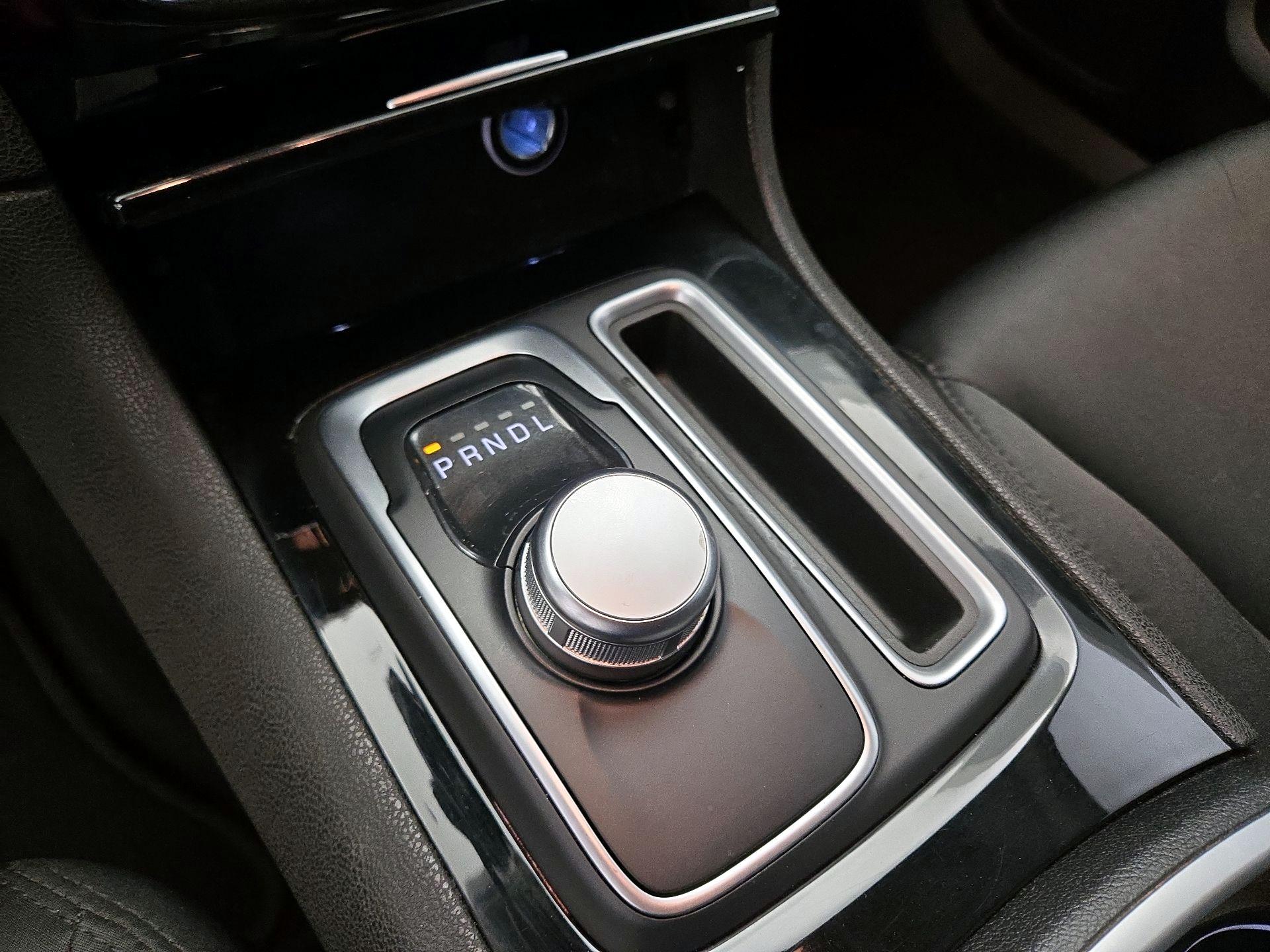 Thumbnail: 2023 Chrysler 300 - 17