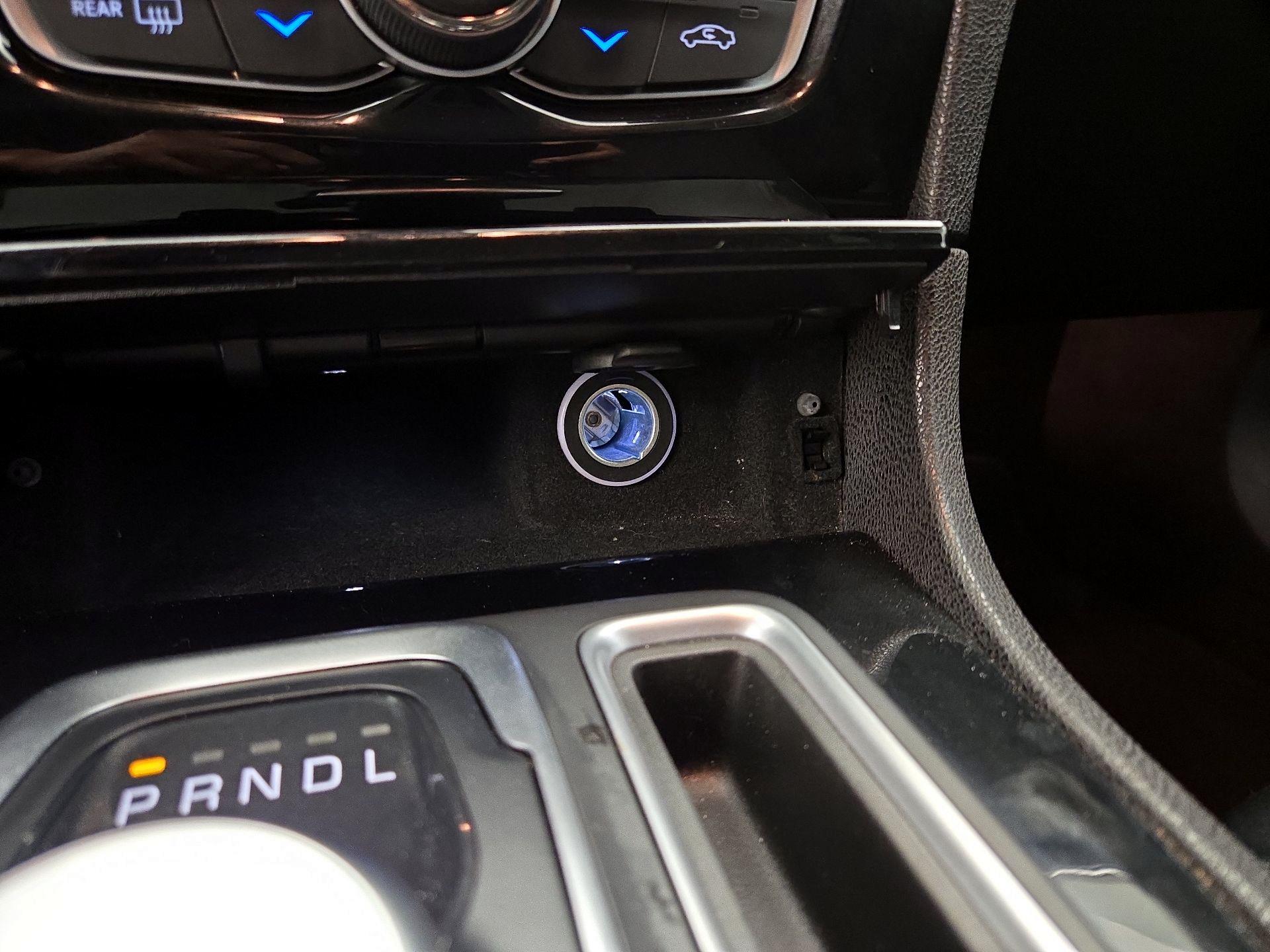 Thumbnail: 2023 Chrysler 300 - 18