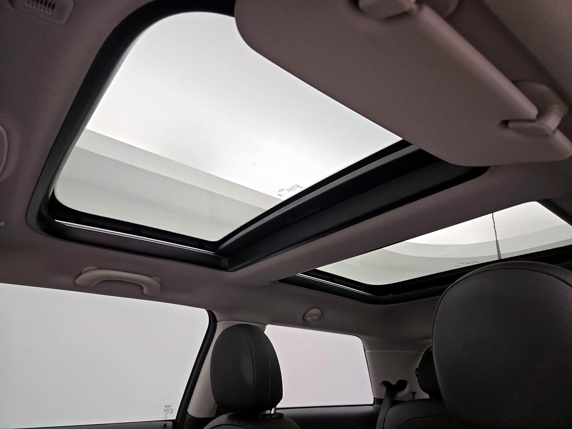 Thumbnail: 2023 MINI Cooper Hardtop - 19