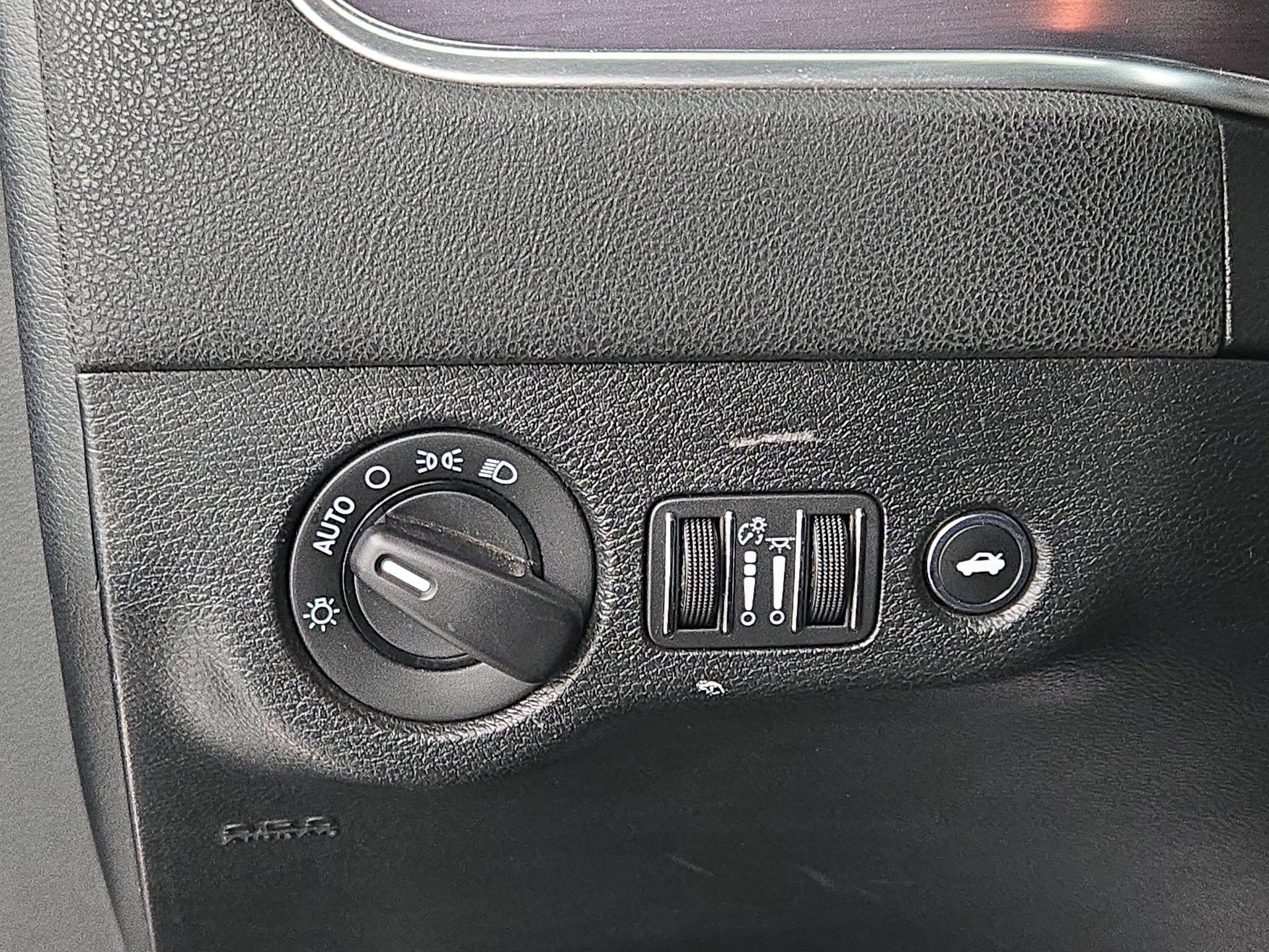 Thumbnail: 2018 Dodge Charger - 13