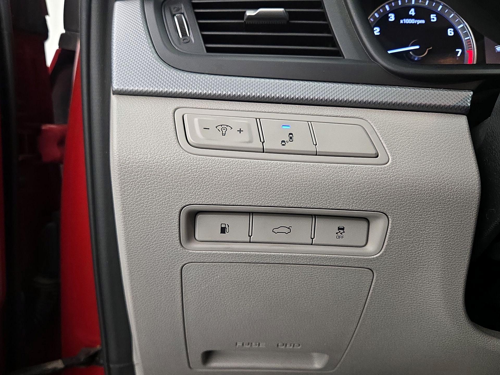 Thumbnail: 2019 Hyundai Sonata - 13