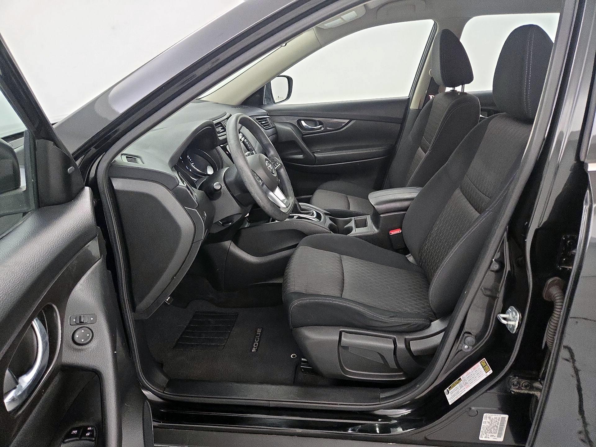 Thumbnail: 2018 Nissan Rogue - 11