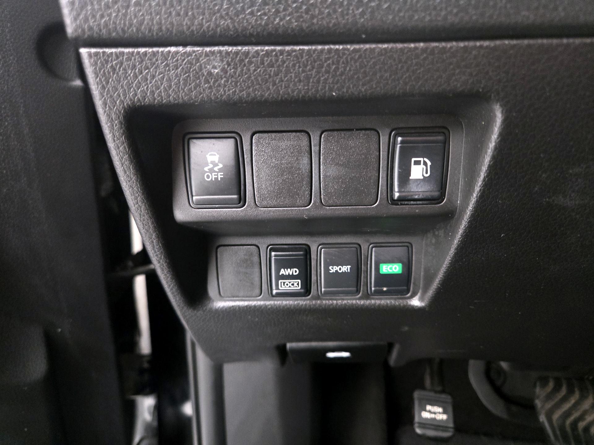 Thumbnail: 2018 Nissan Rogue - 13