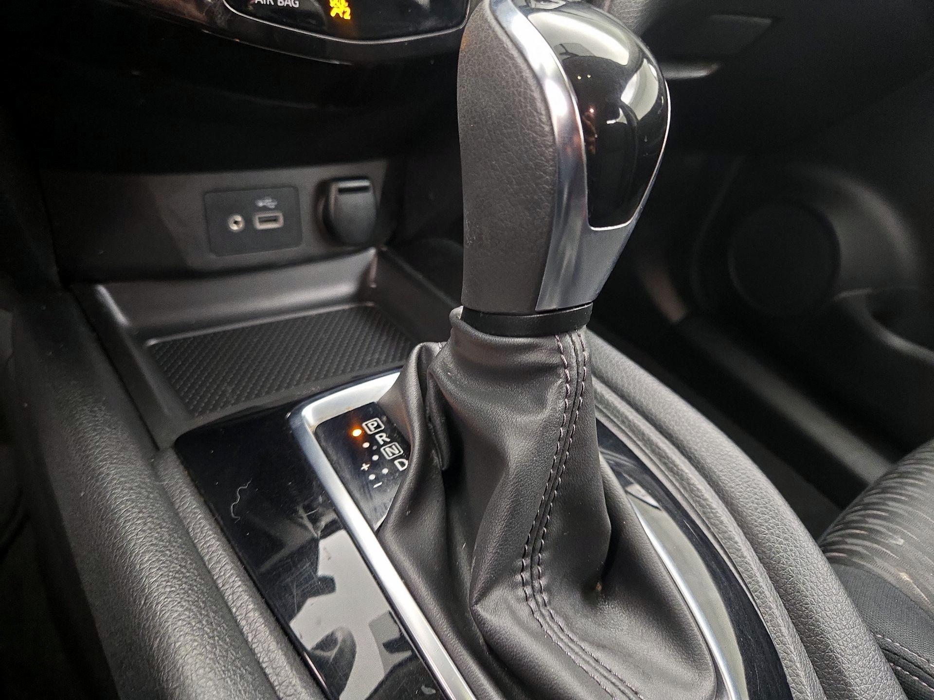 Thumbnail: 2018 Nissan Rogue - 17