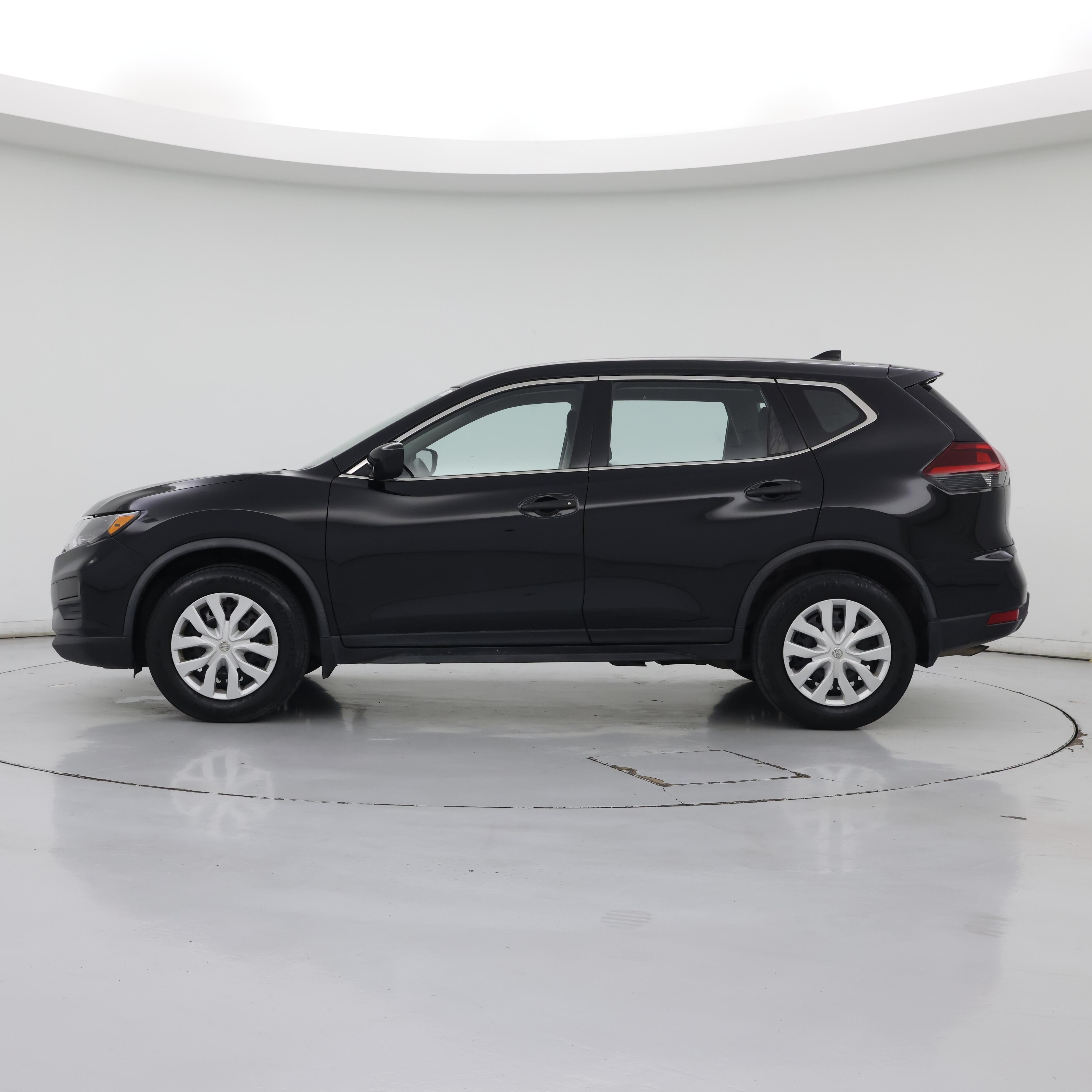 Thumbnail: 2018 Nissan Rogue - 3