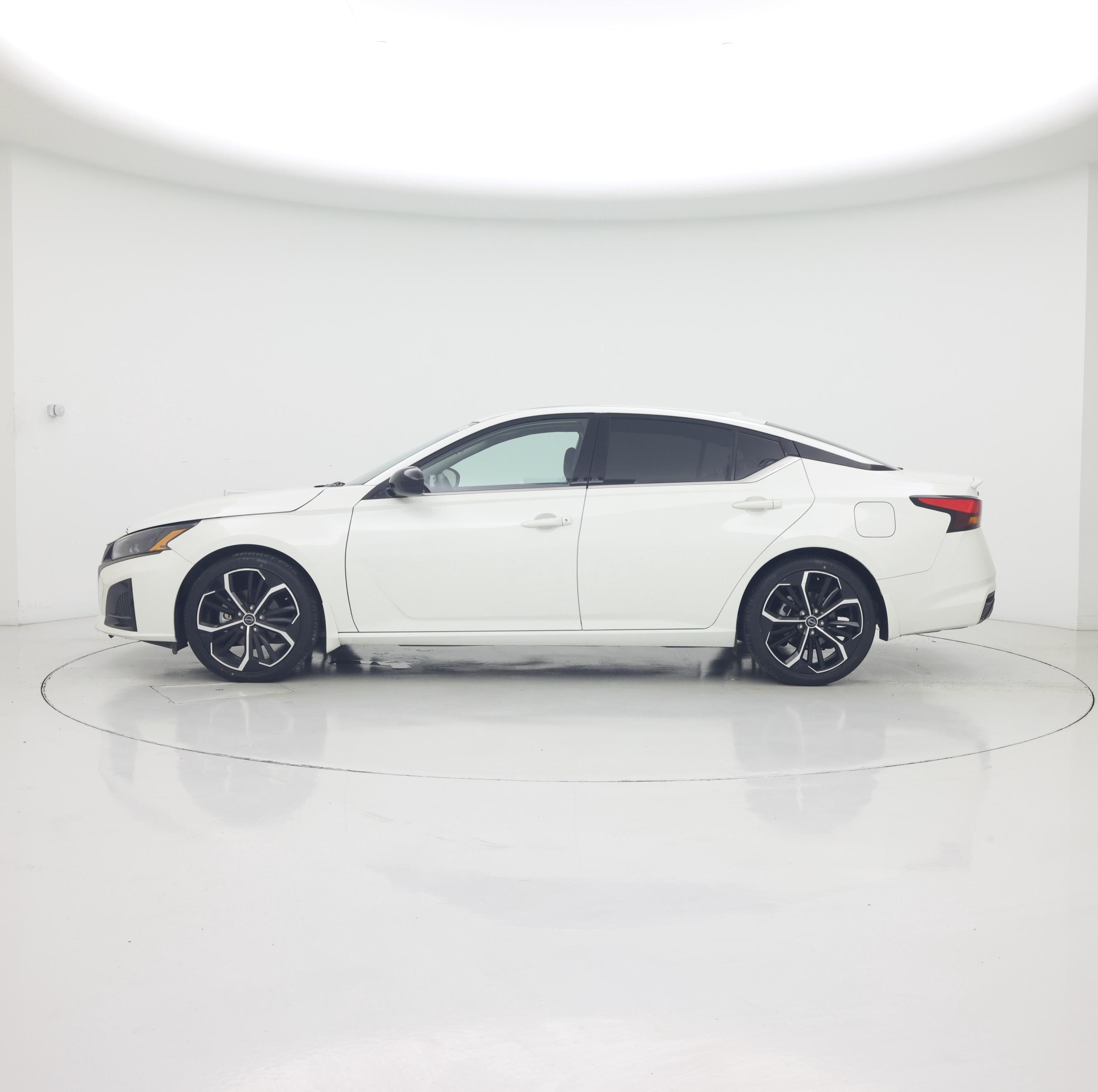 Thumbnail: 2023 Nissan Altima - 3