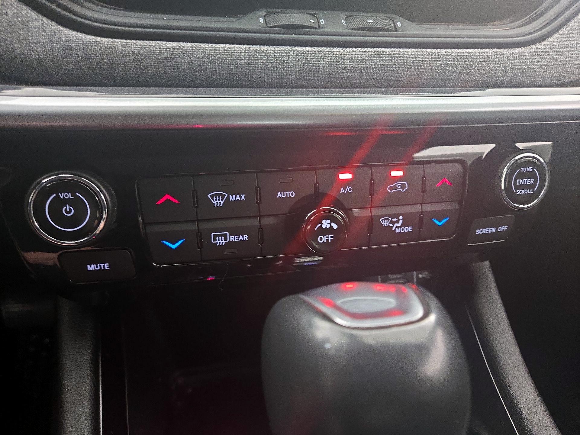 Thumbnail: 2022 Jeep Compass - 16