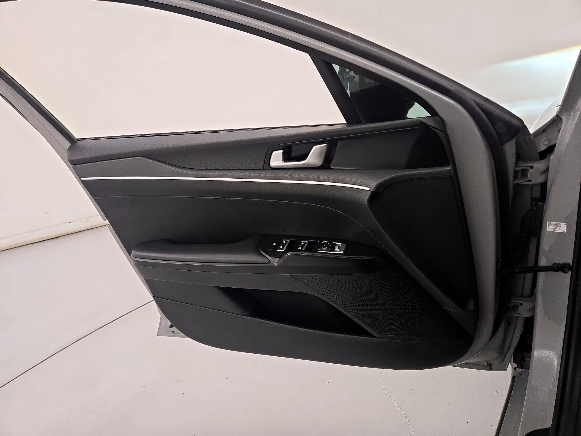 Thumbnail: 2022 Kia K5 - 12