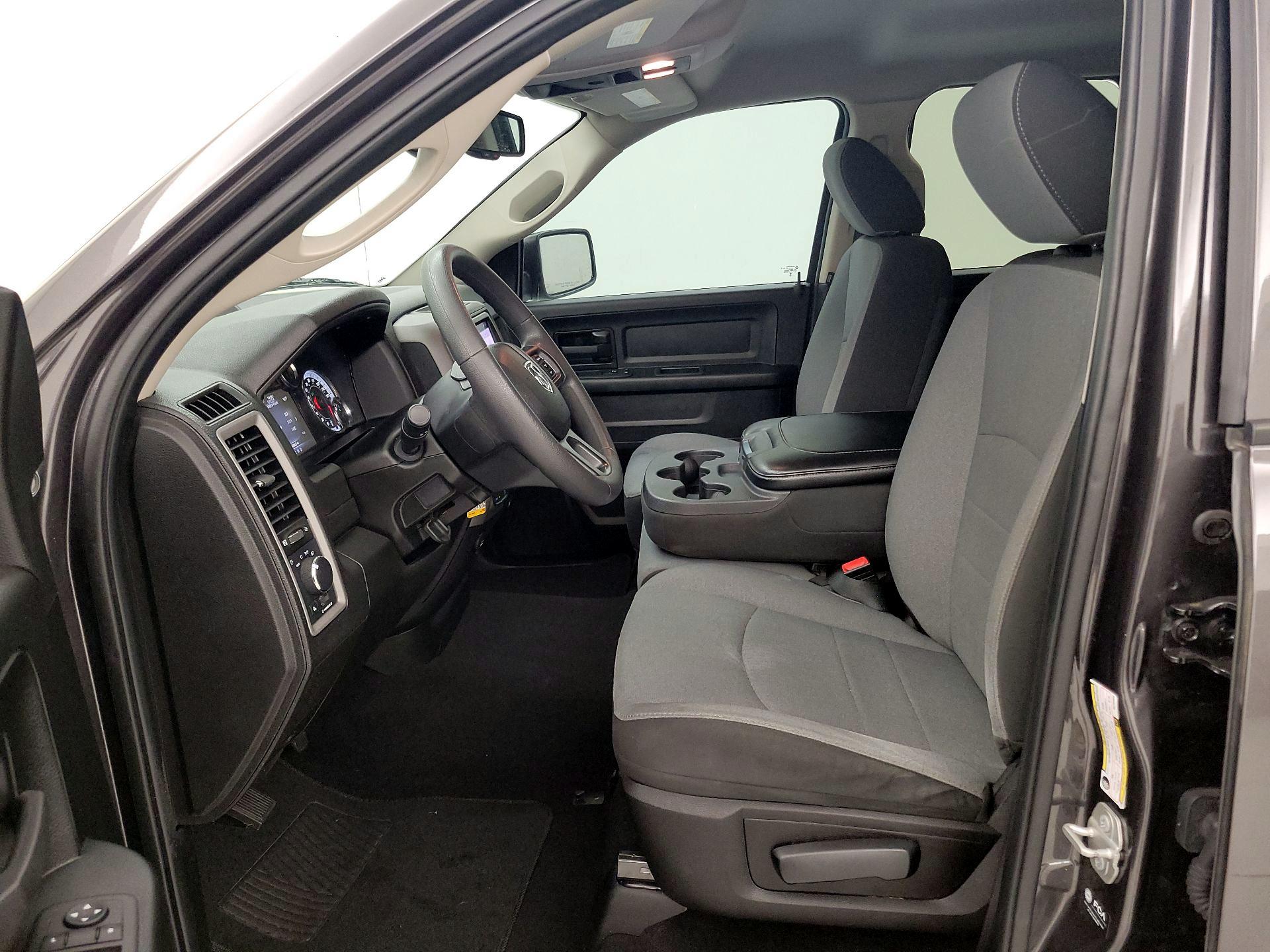 Thumbnail: 2024 RAM 1500 Classic - 11