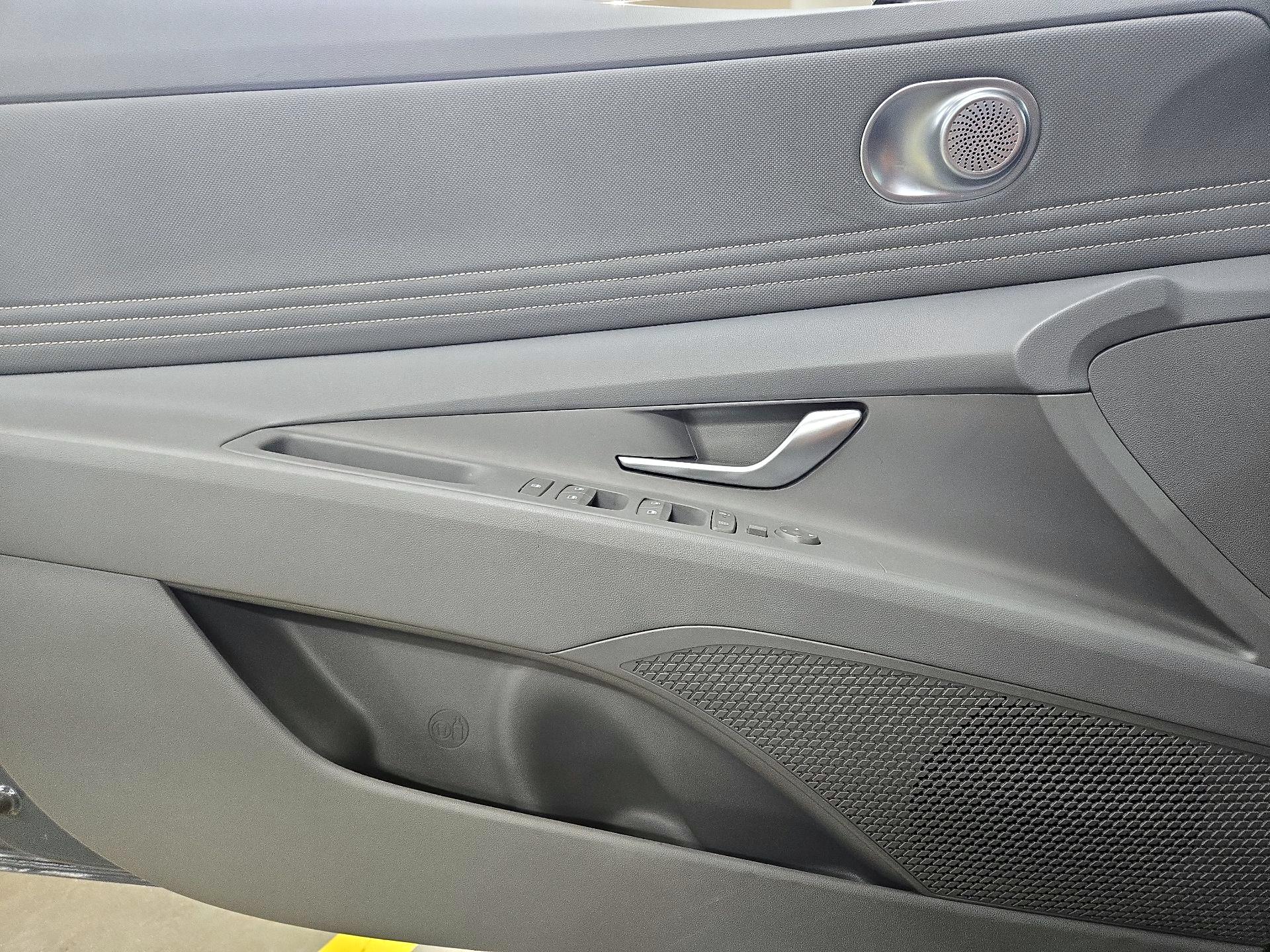 Thumbnail: 2025 Hyundai Elantra - 12