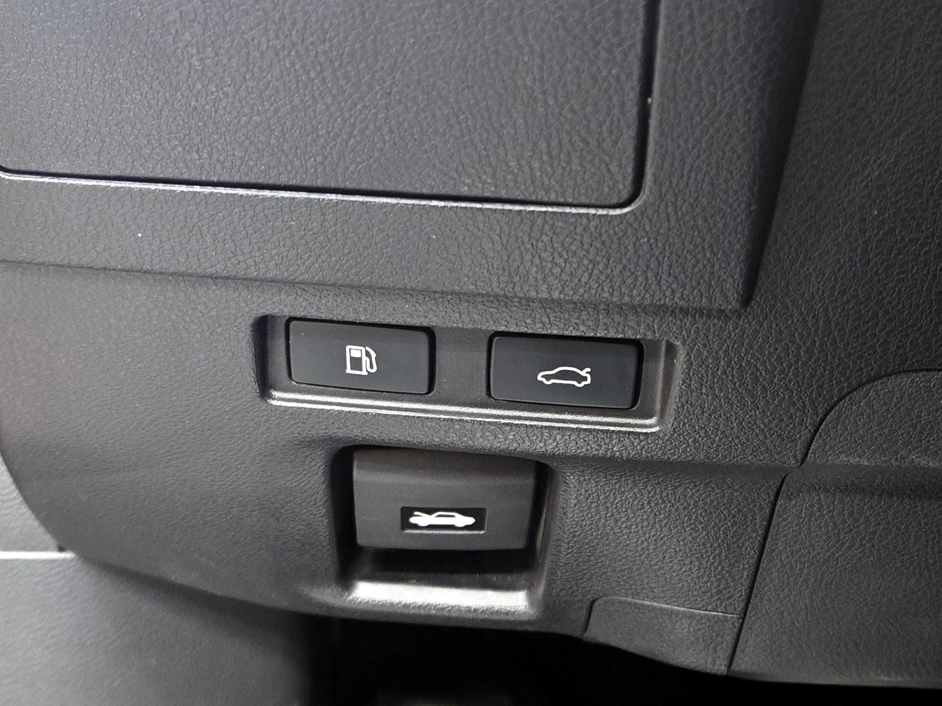 Thumbnail: 2023 Lexus ES - 13