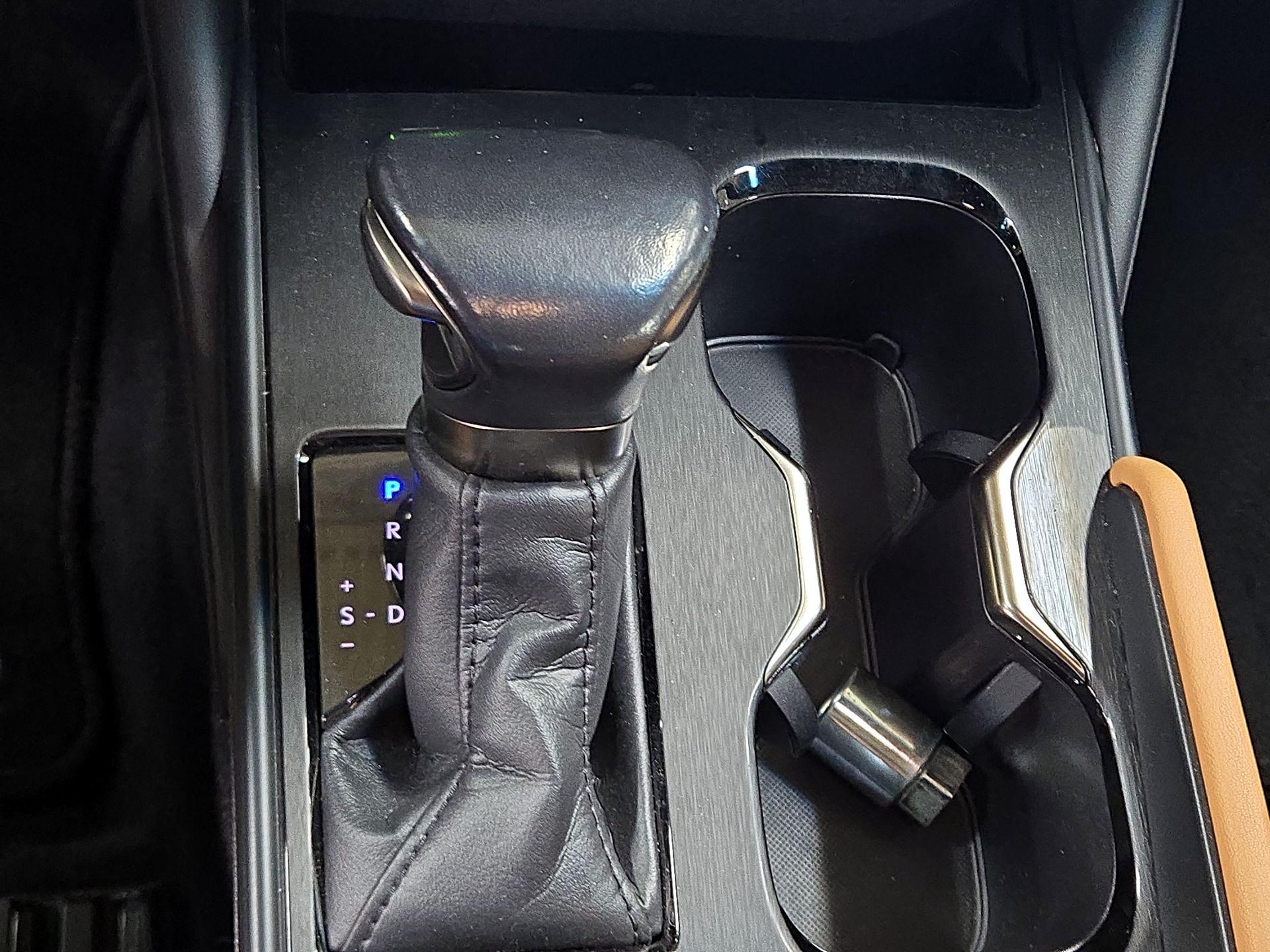 Thumbnail: 2023 Lexus ES - 17