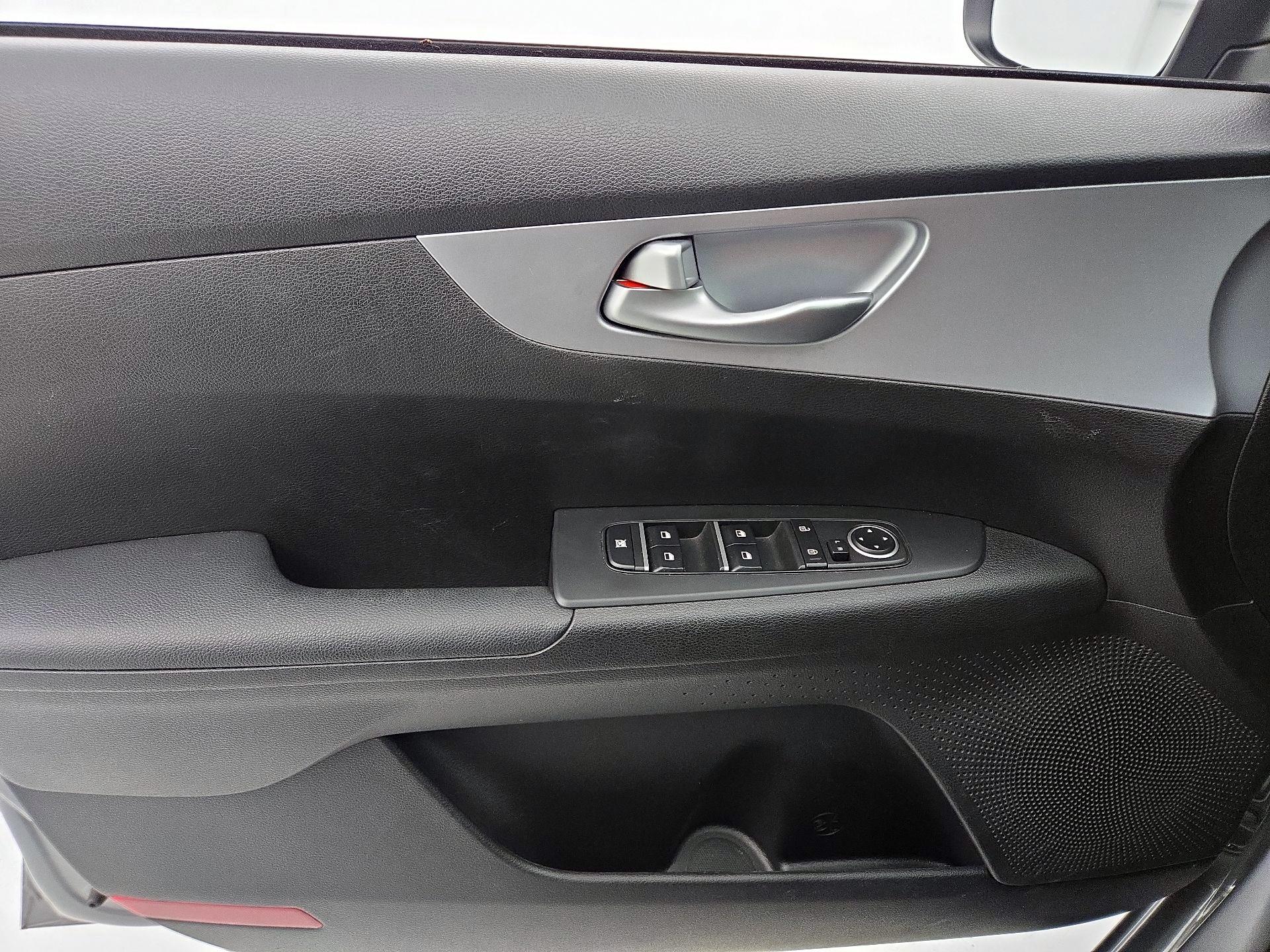 Thumbnail: 2023 Kia Forte - 12