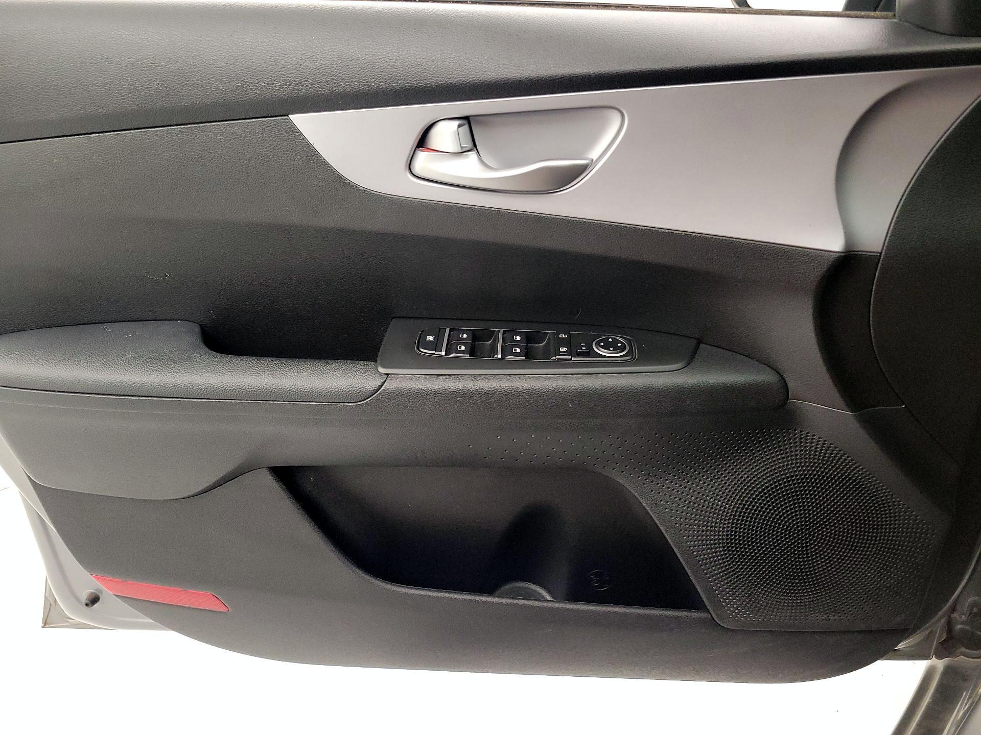 Thumbnail: 2023 Kia Forte - 12