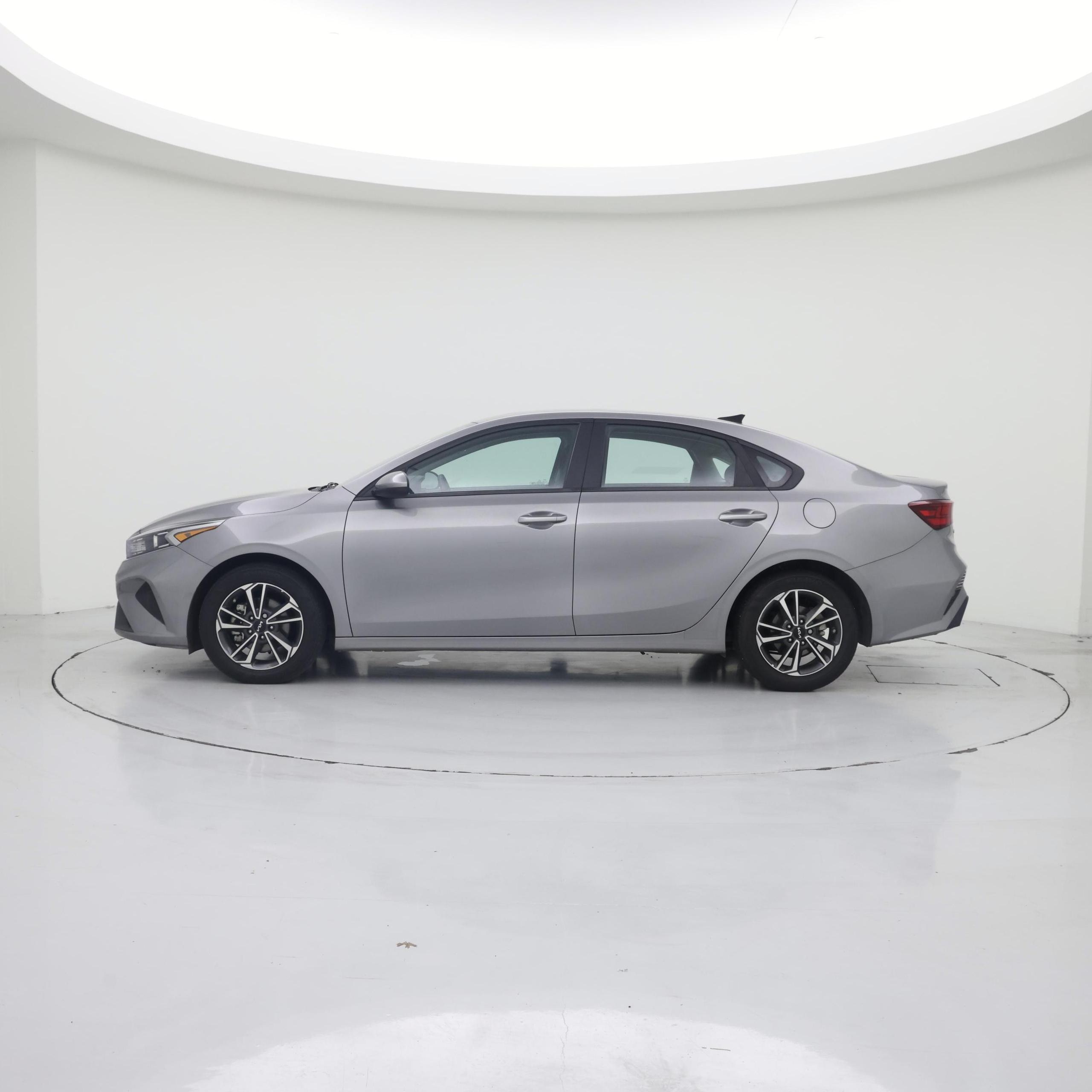 Thumbnail: 2023 Kia Forte - 3