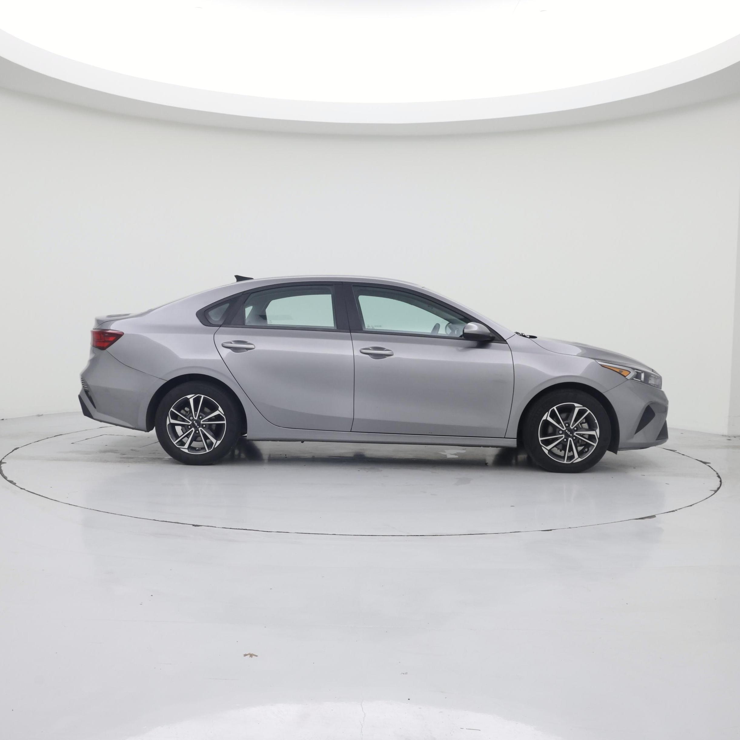 Thumbnail: 2023 Kia Forte - 7