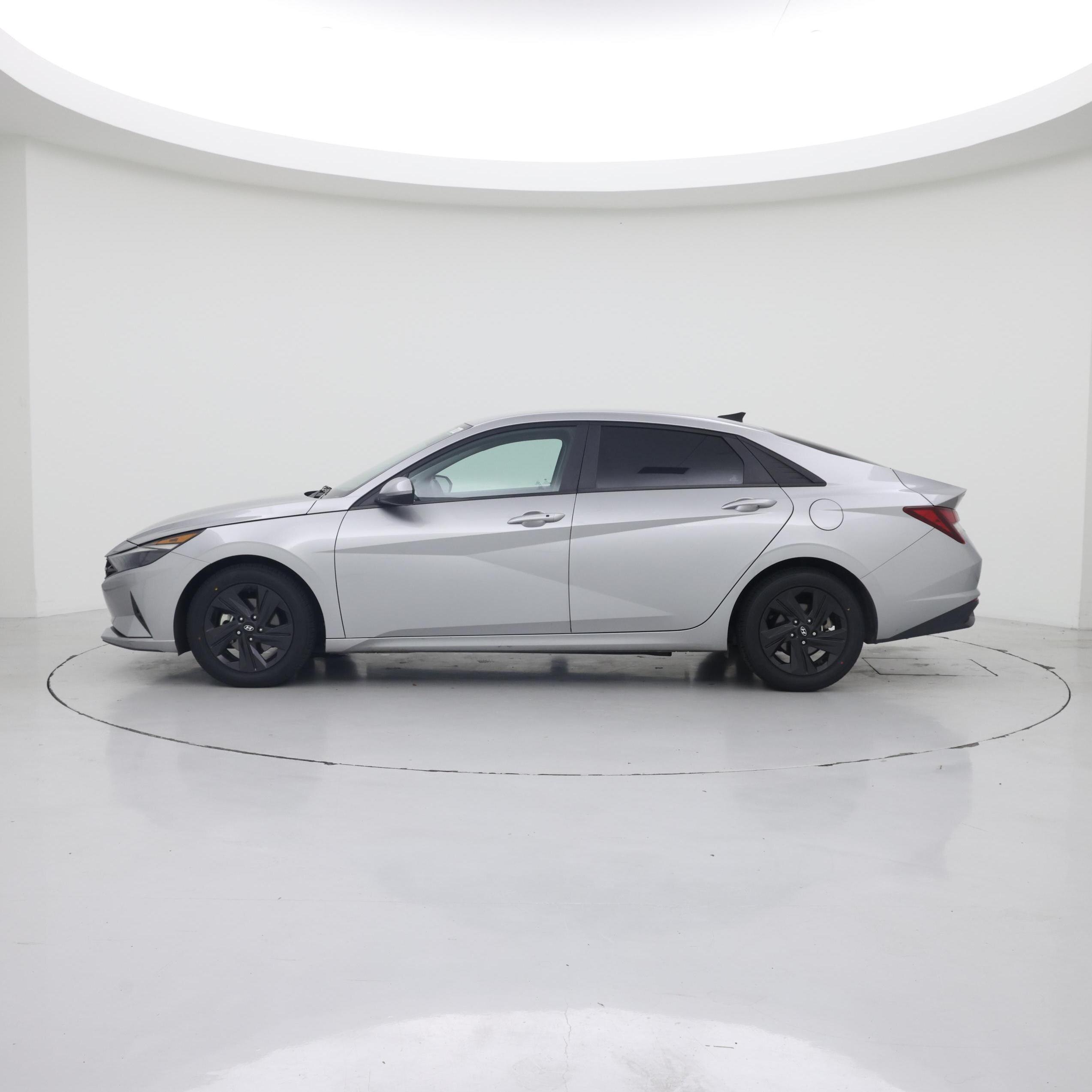 Thumbnail: 2023 Hyundai Elantra - 3