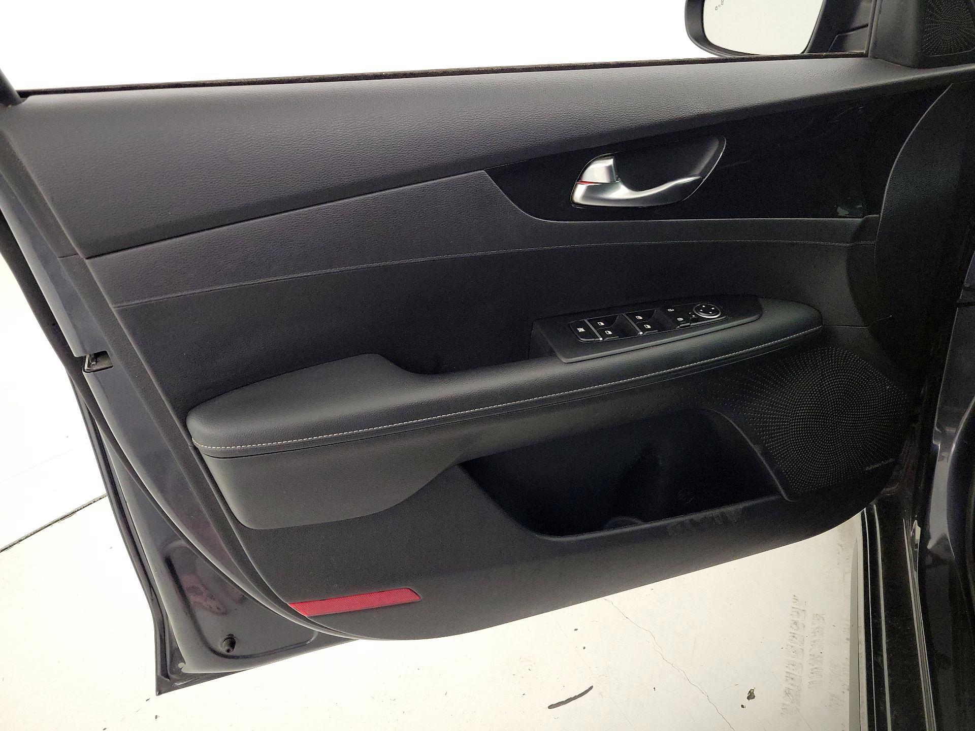 Thumbnail: 2024 Kia Forte - 12