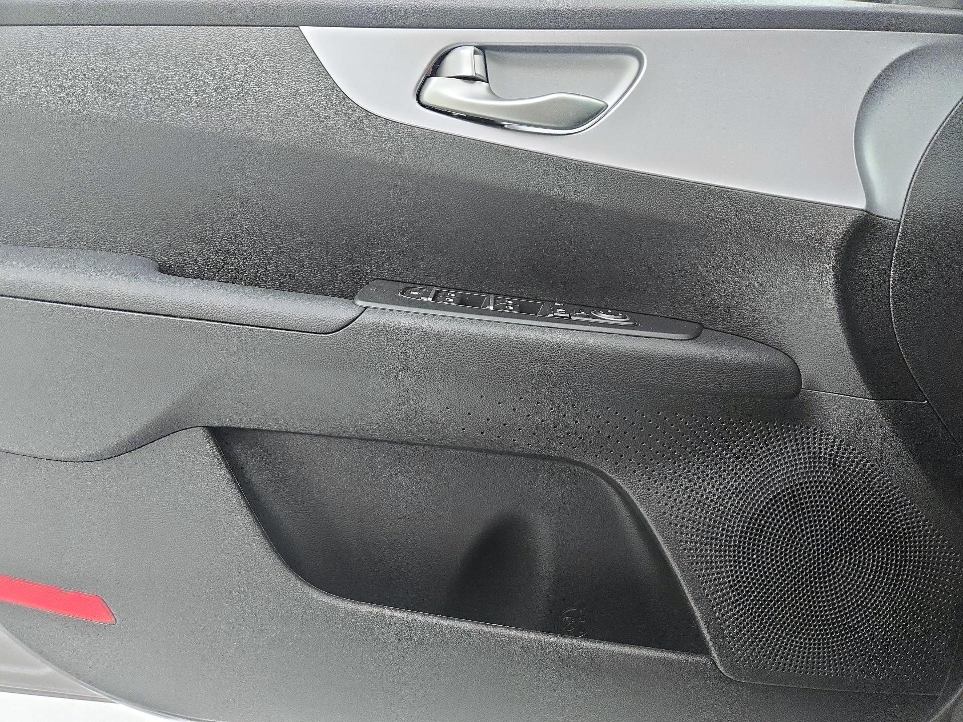 Thumbnail: 2024 Kia Forte - 12