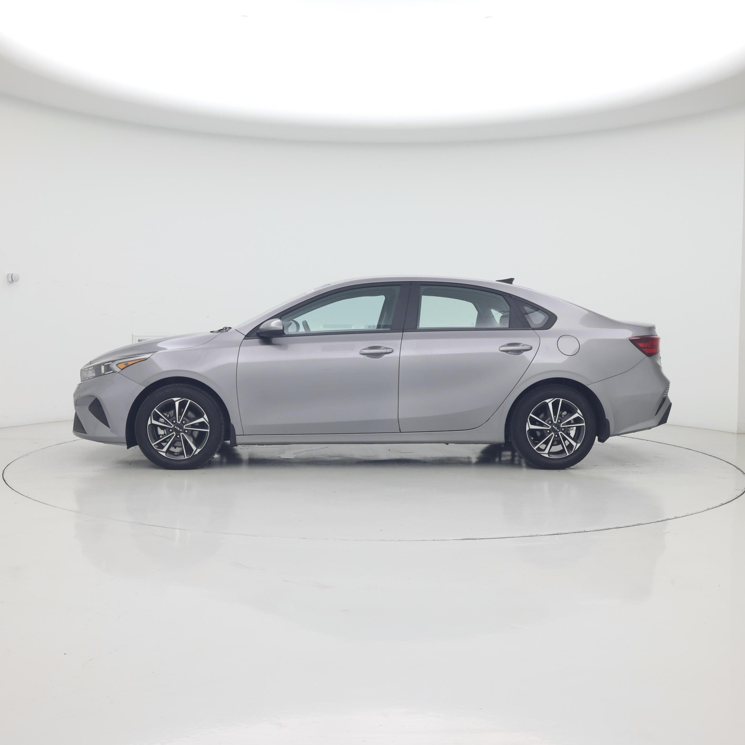 Thumbnail: 2024 Kia Forte - 3