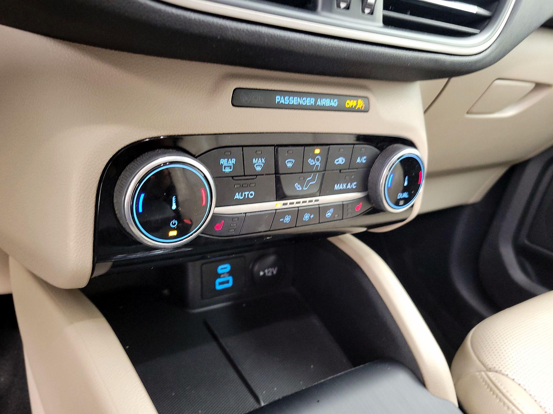 Thumbnail: 2022 Ford Escape - 17