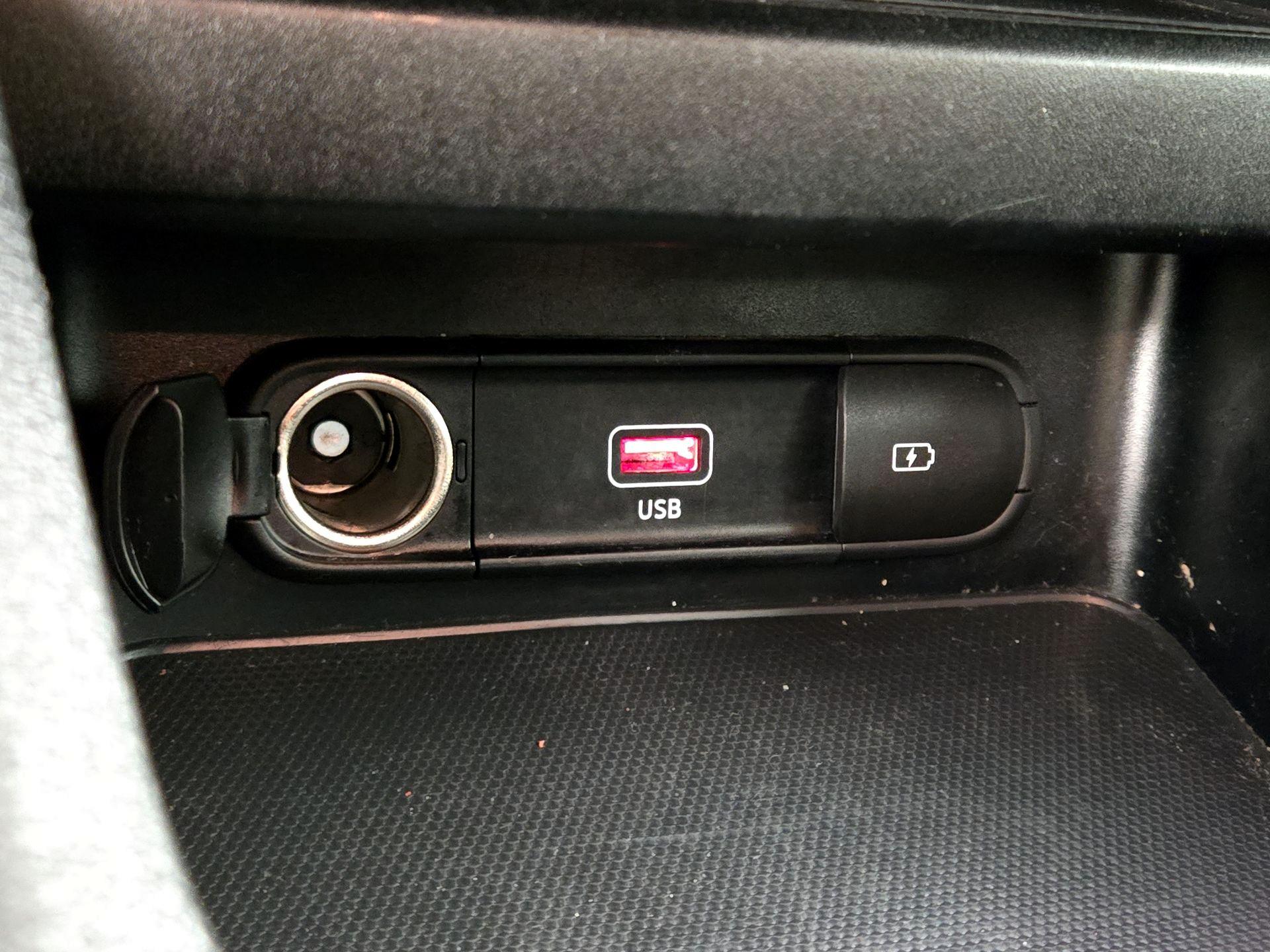 Thumbnail: 2024 Kia Forte - 17