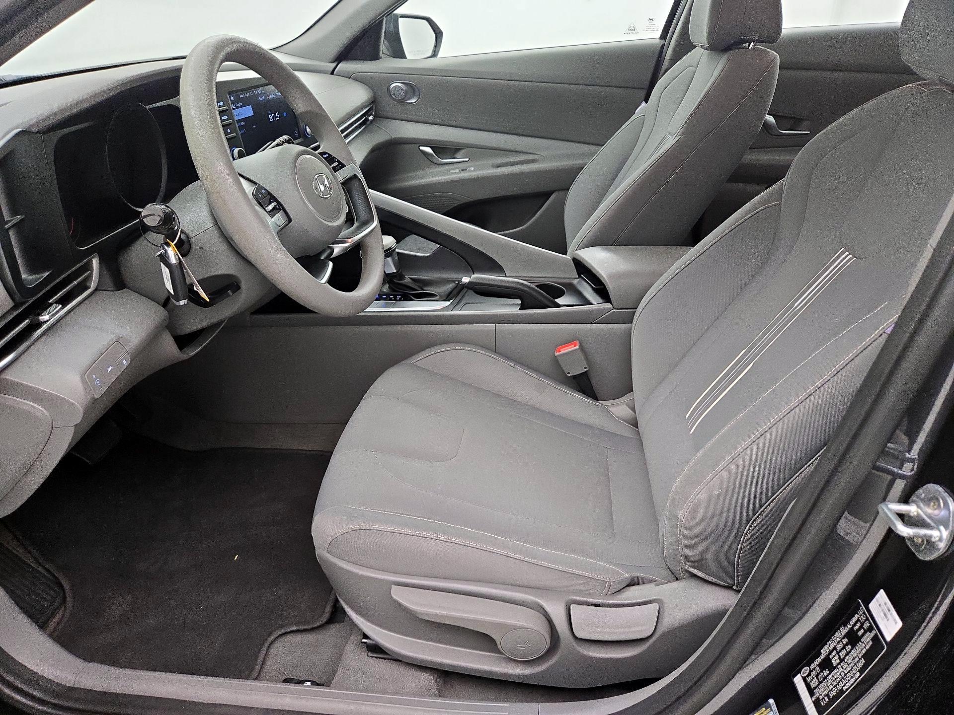 Thumbnail: 2022 Hyundai Elantra - 11