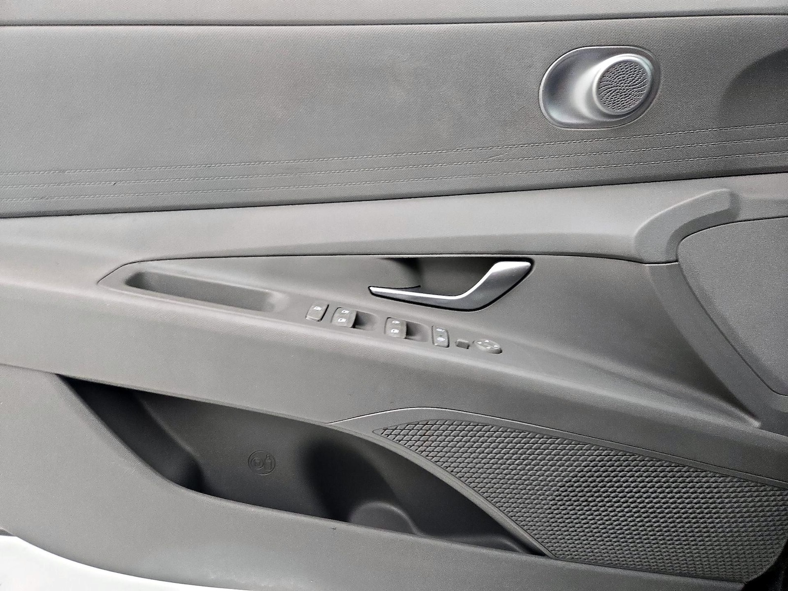 2022 Hyundai Elantra SEL - Photo 13