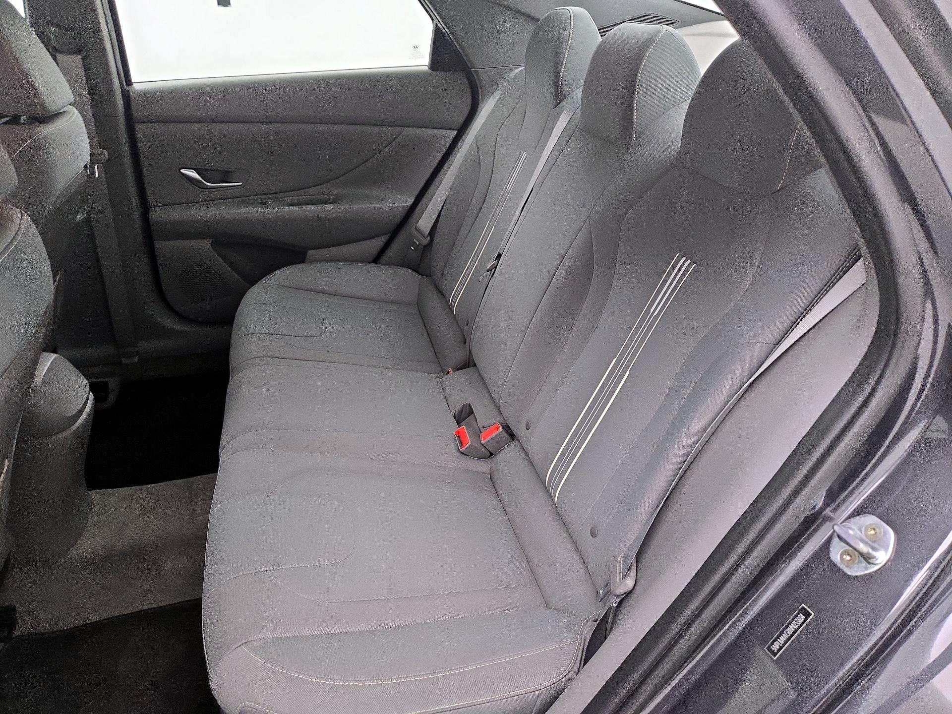 Thumbnail: 2022 Hyundai Elantra - 19