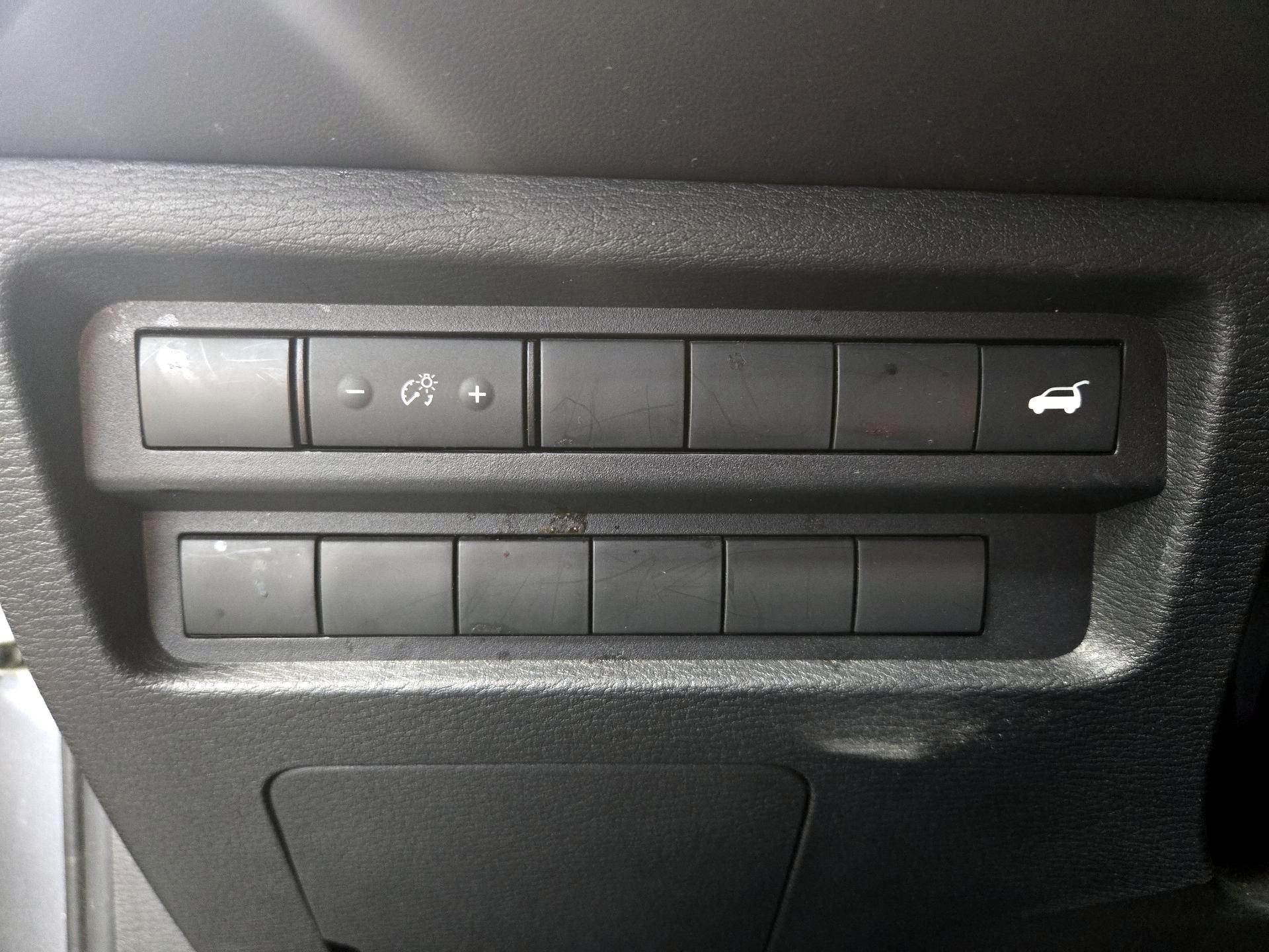 Thumbnail: 2024 Mitsubishi Outlander - 13