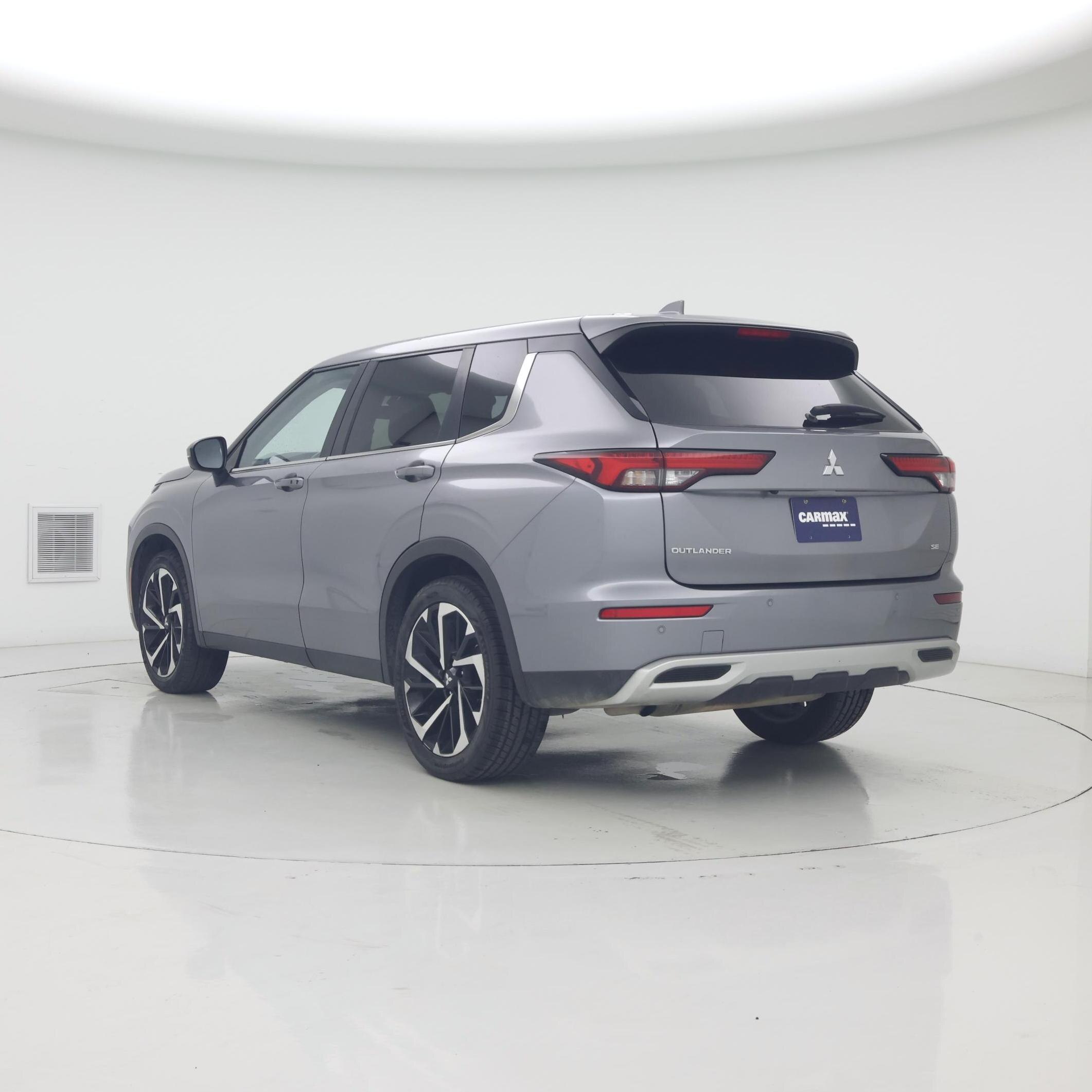 Thumbnail: 2024 Mitsubishi Outlander - 2