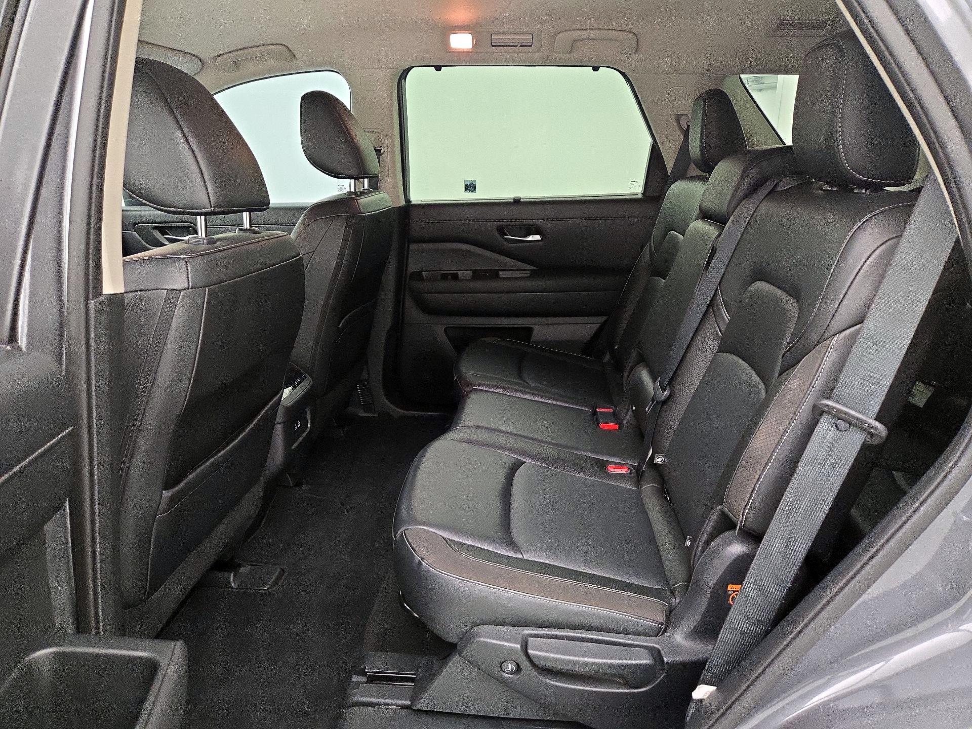 Thumbnail: 2023 Nissan Pathfinder - 19