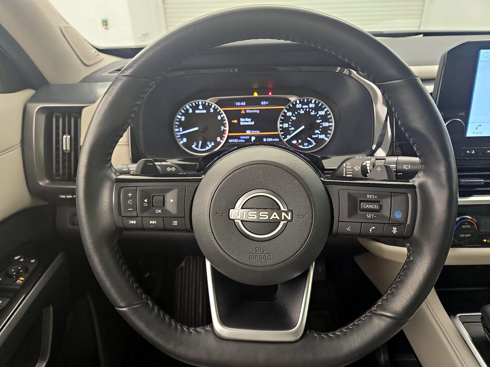 Thumbnail: 2022 Nissan Pathfinder - 10