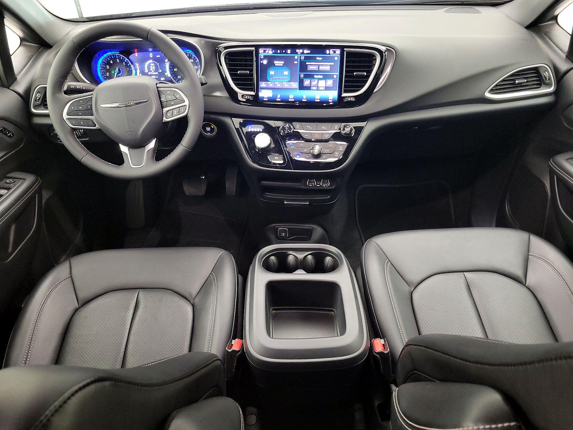 Thumbnail: 2025 Chrysler Pacifica - 9