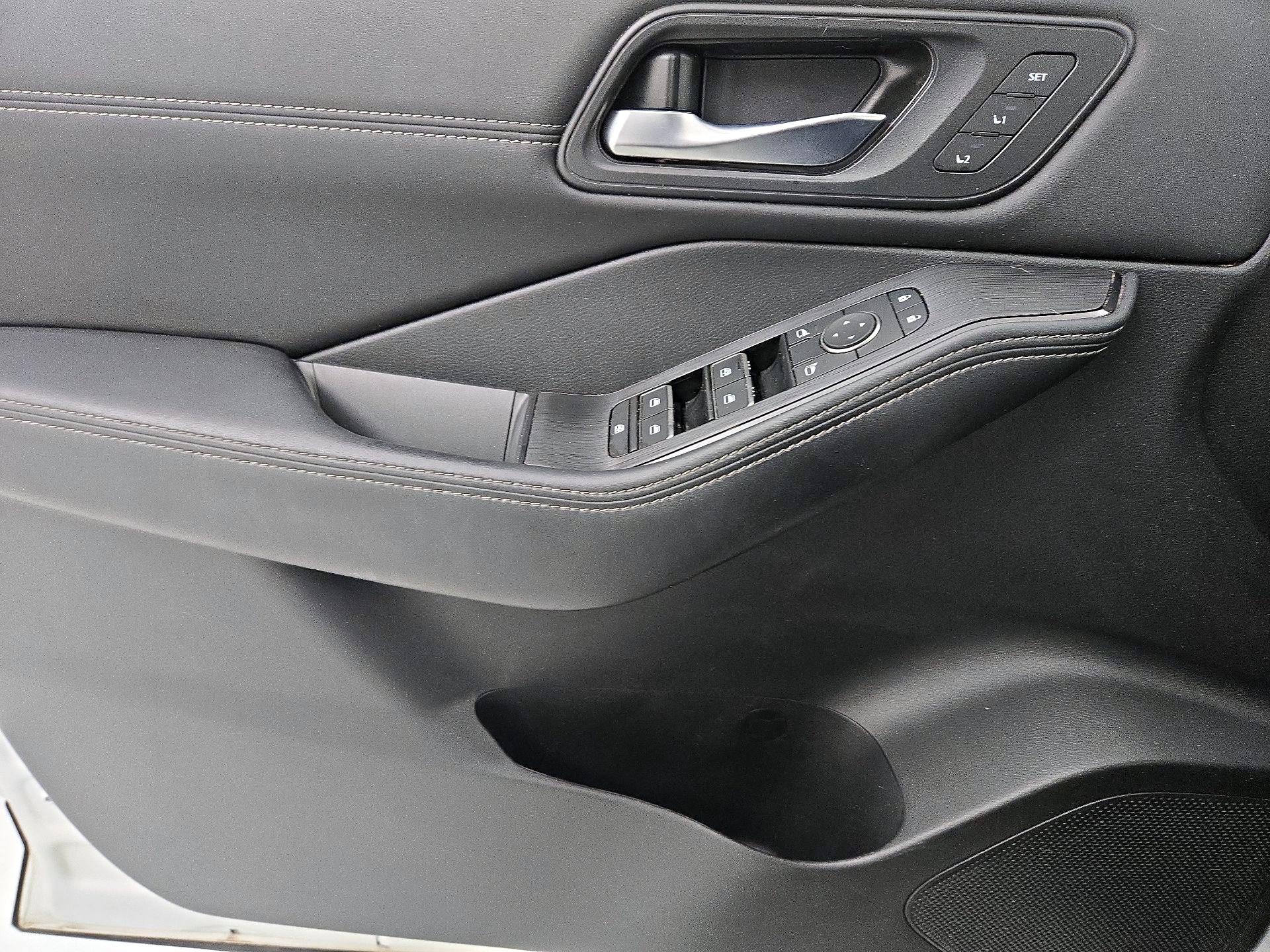 Thumbnail: 2023 Nissan Rogue - 12