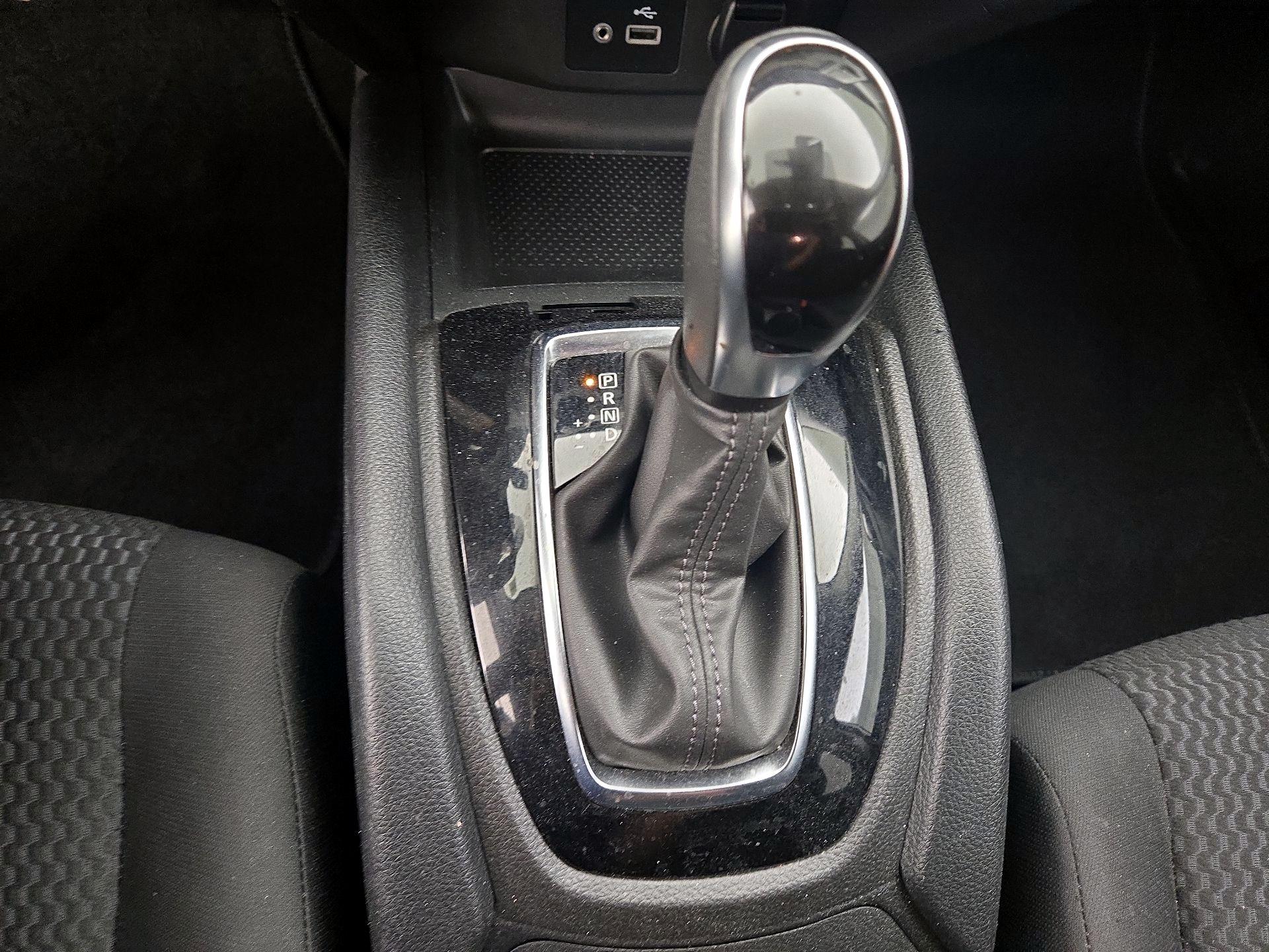 Thumbnail: 2021 Nissan Rogue Sport - 17
