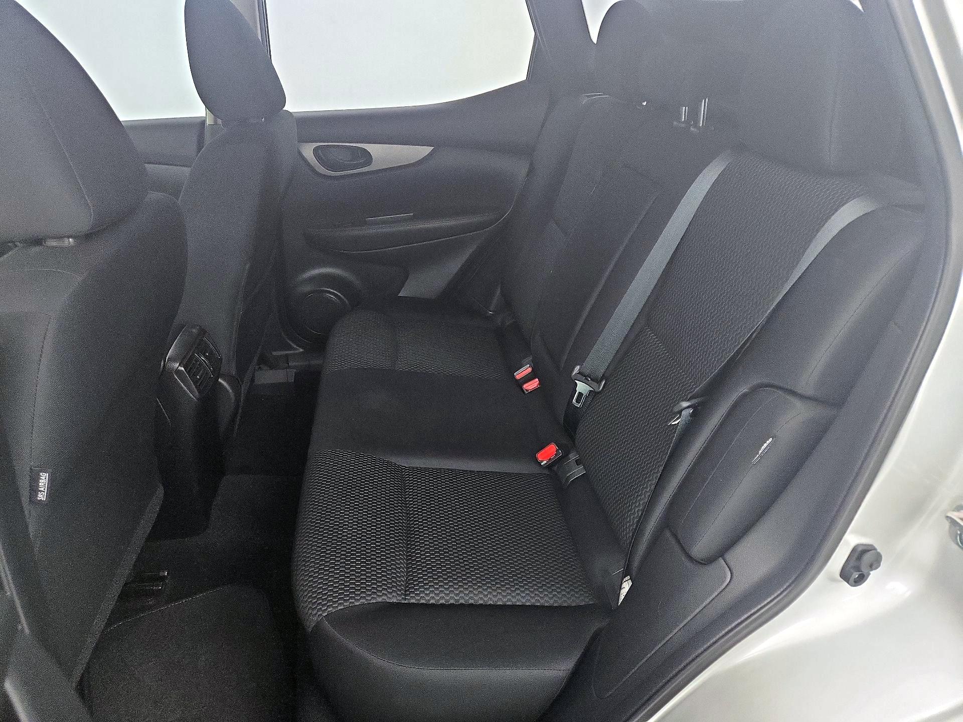 Thumbnail: 2021 Nissan Rogue Sport - 19