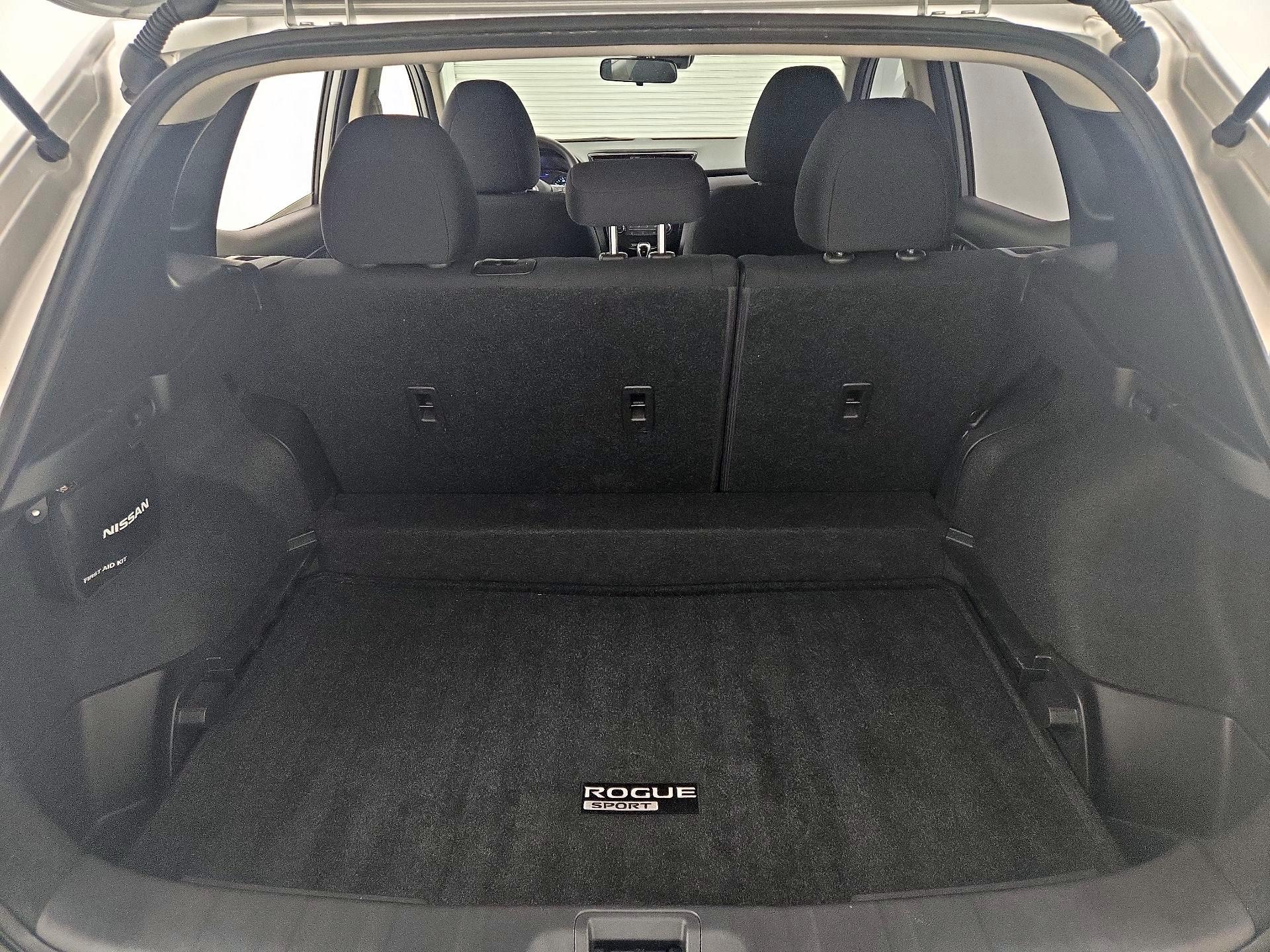 Thumbnail: 2021 Nissan Rogue Sport - 20