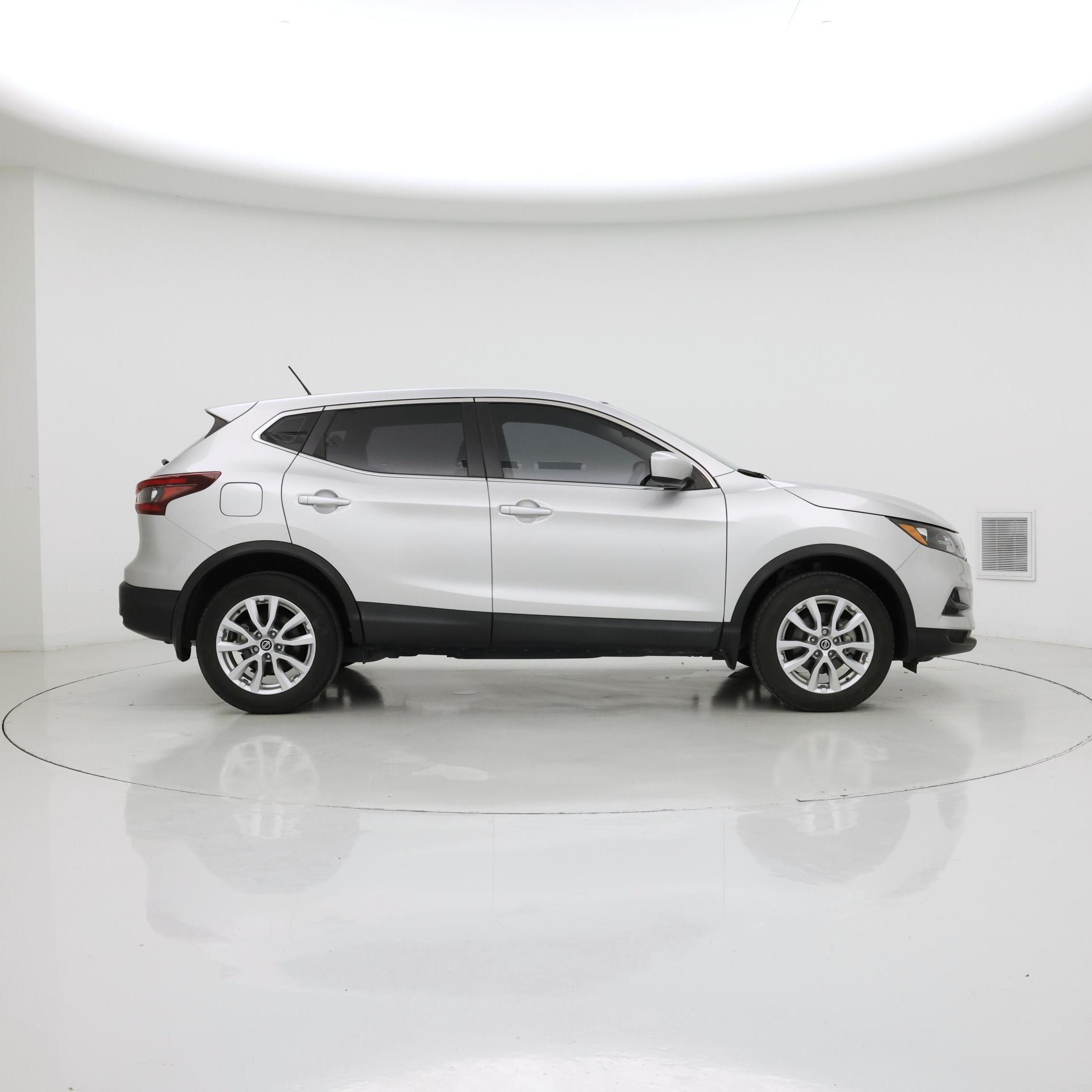 Thumbnail: 2021 Nissan Rogue Sport - 7