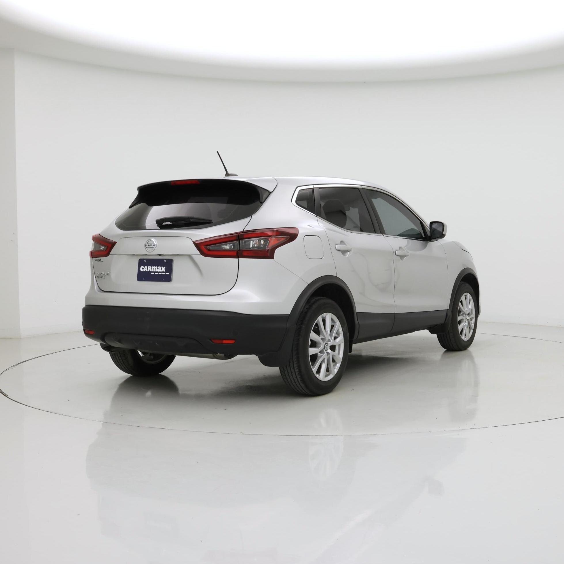 Thumbnail: 2021 Nissan Rogue Sport - 8