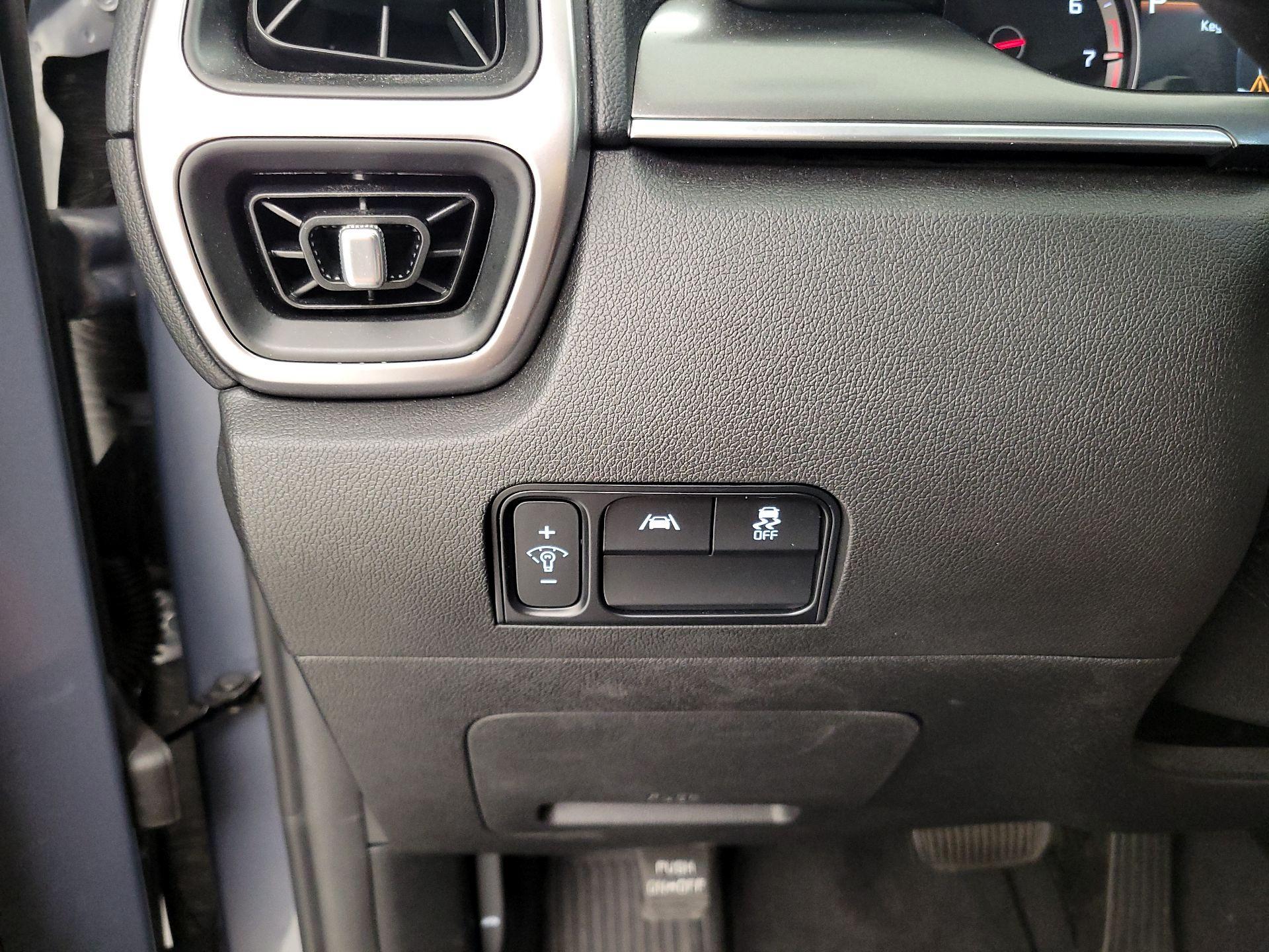 Thumbnail: 2023 Kia Sorento - 13