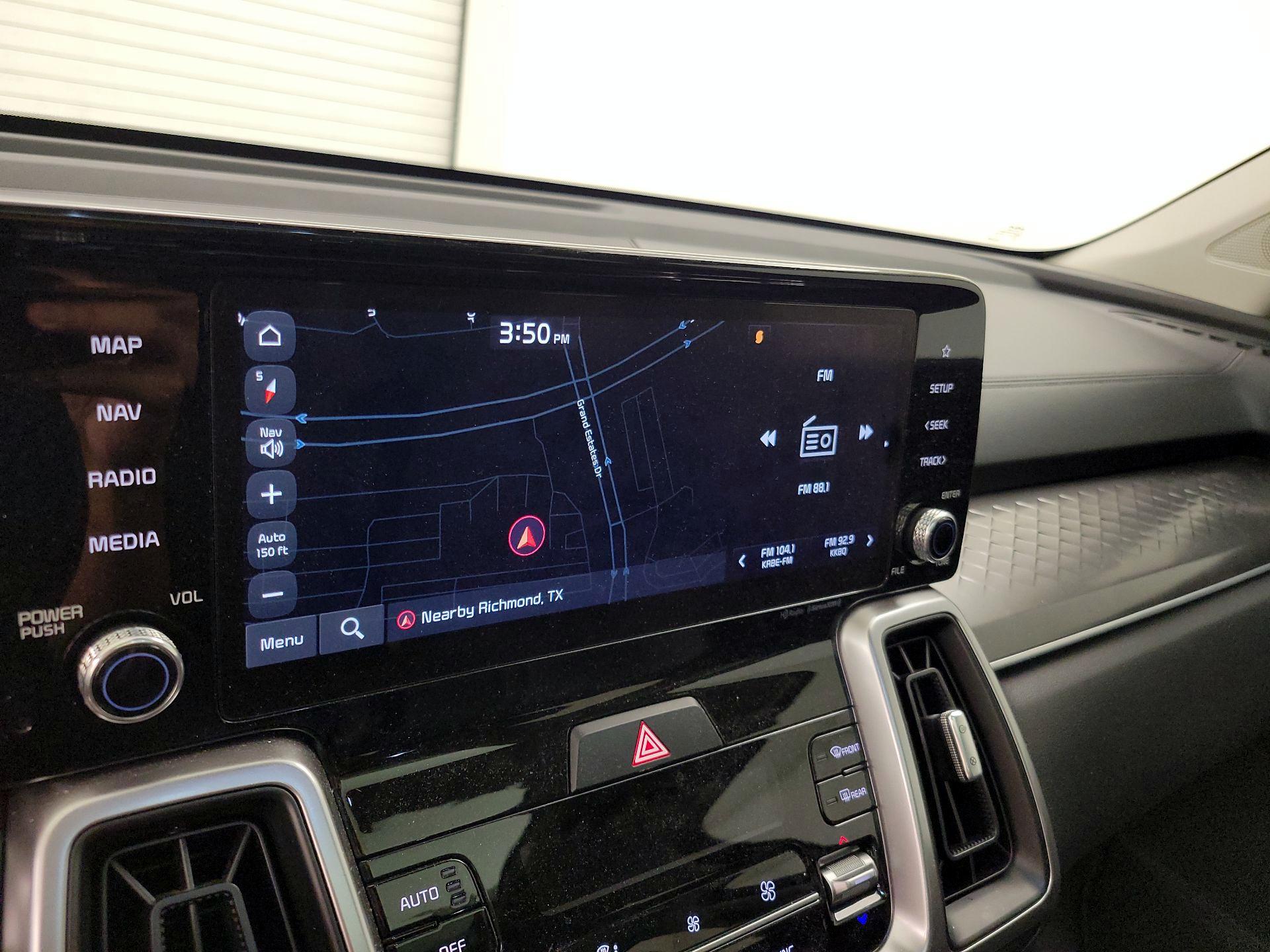 Thumbnail: 2023 Kia Sorento - 14