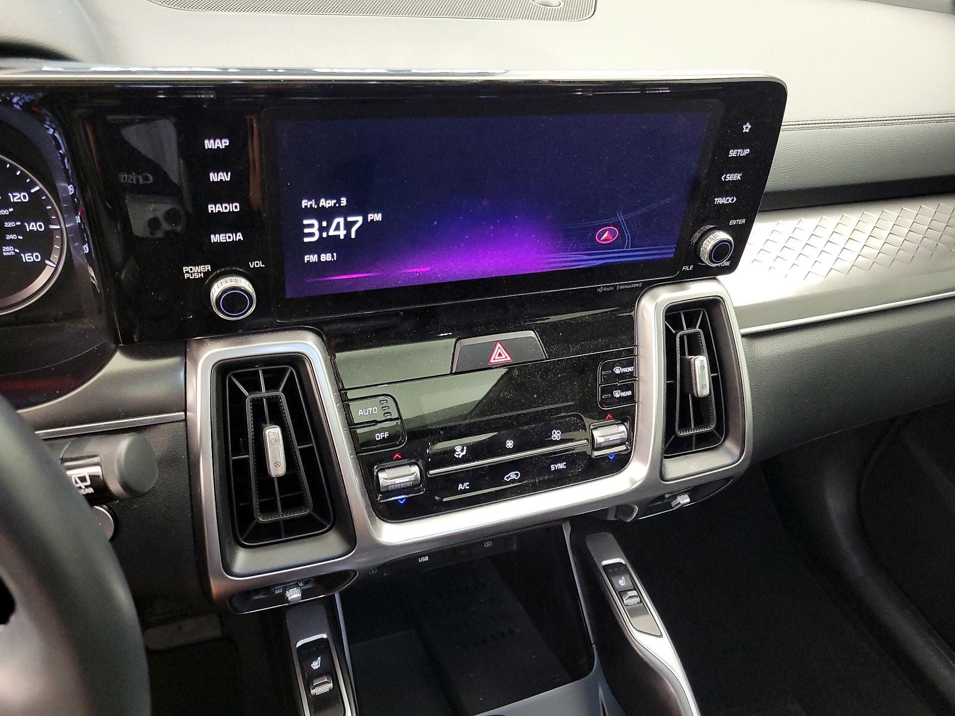 Thumbnail: 2023 Kia Sorento - 16