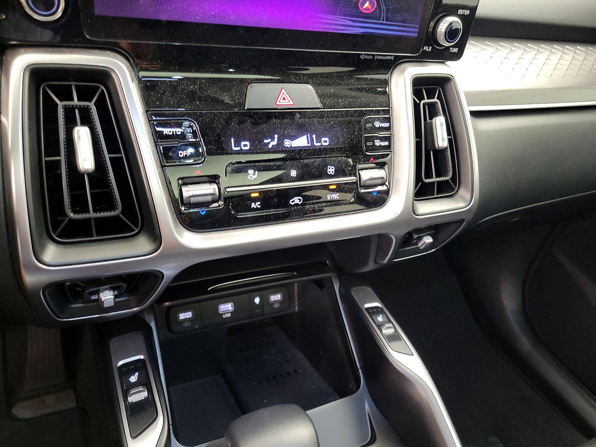 Thumbnail: 2023 Kia Sorento - 17