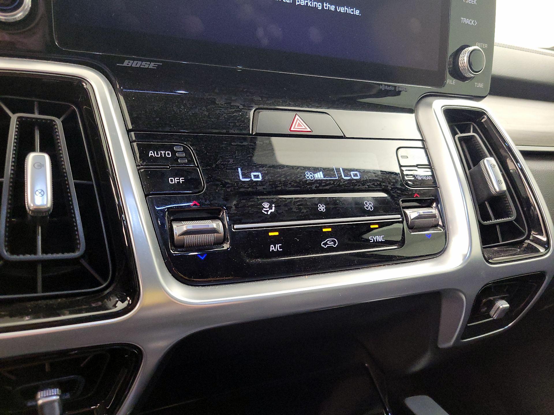 Thumbnail: 2022 Kia Sorento - 17