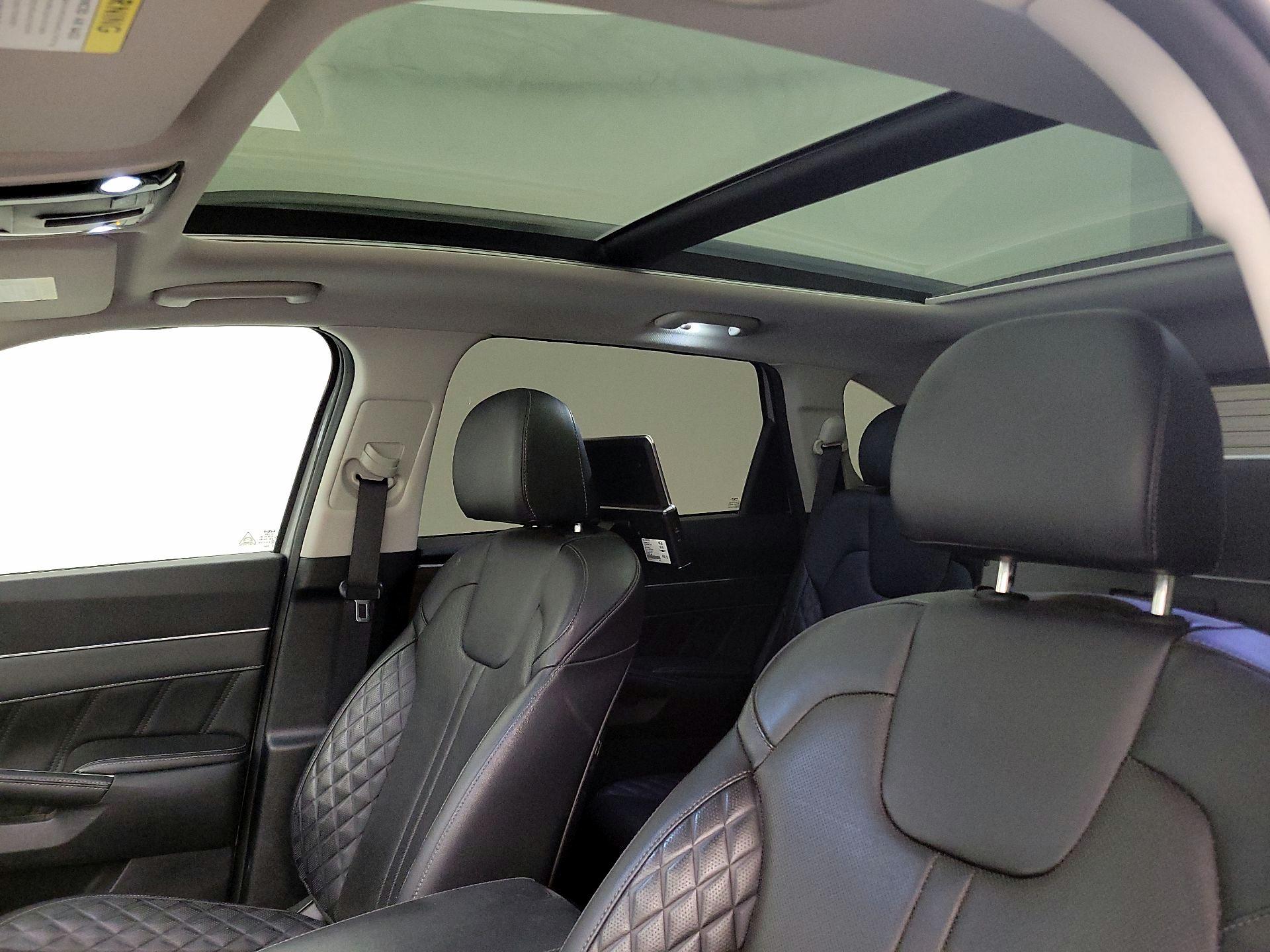 Thumbnail: 2022 Kia Sorento - 20