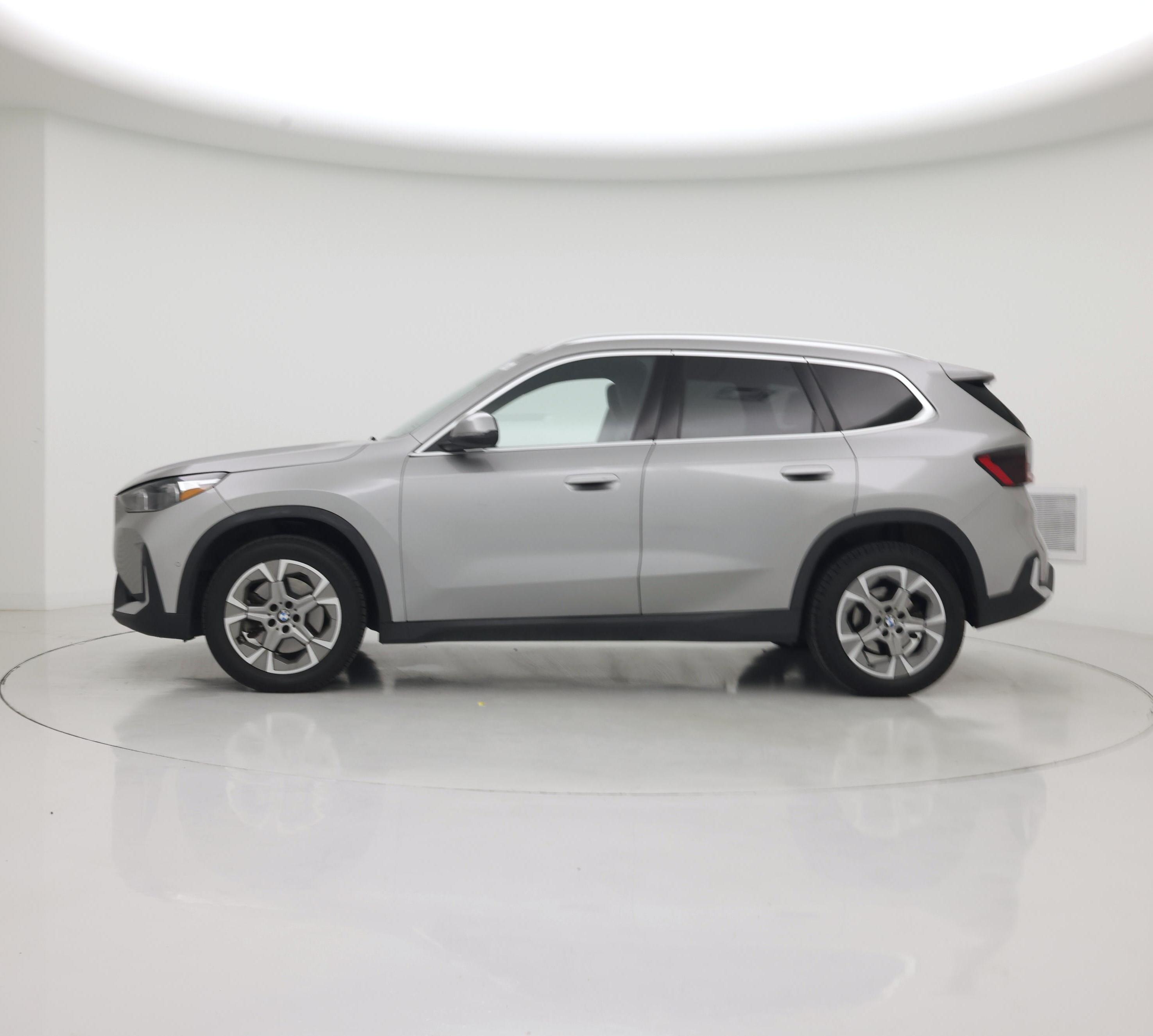Thumbnail: 2023 BMW X1 - 3